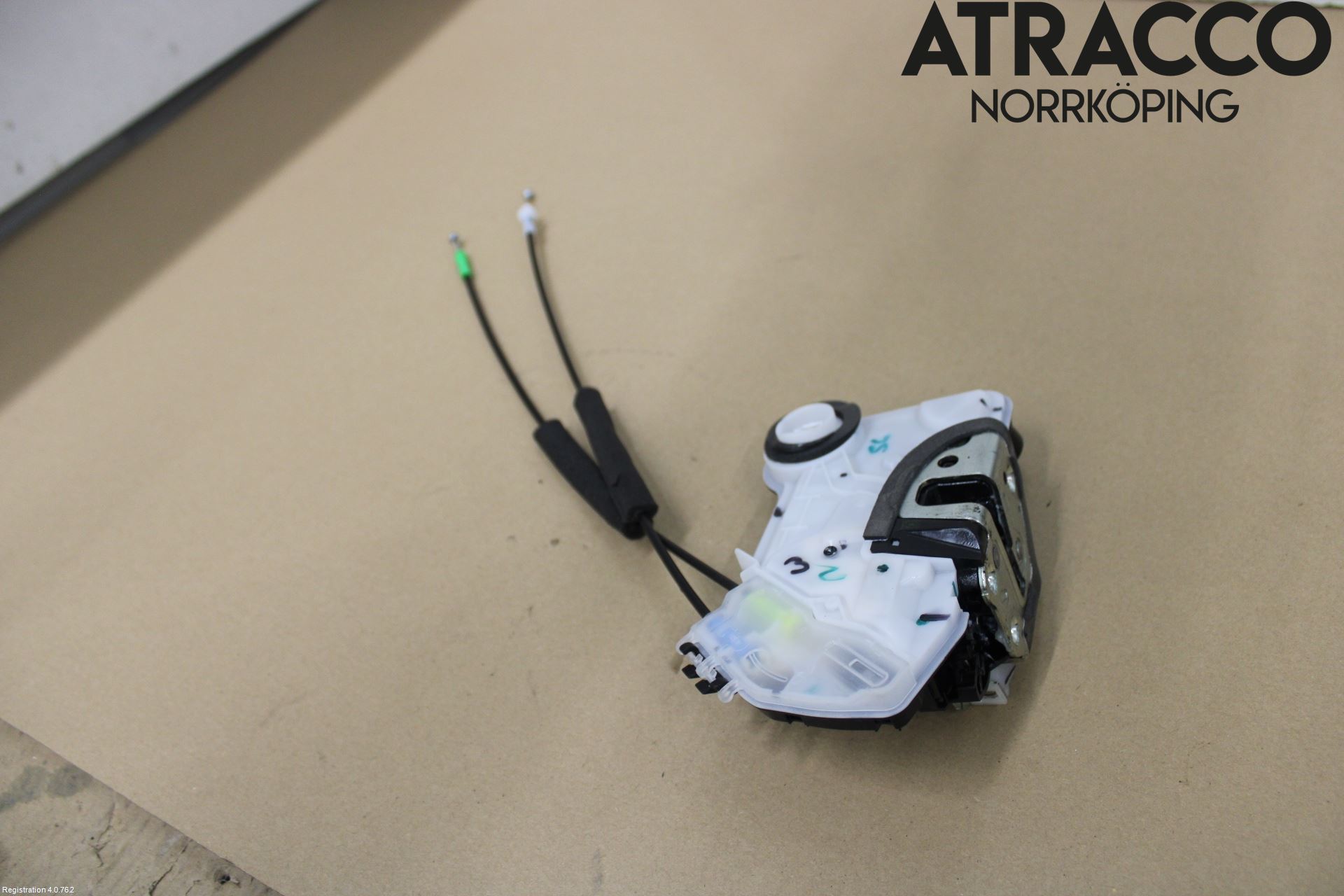 Toyota COROLLA 19- Låskista-Dörrlås