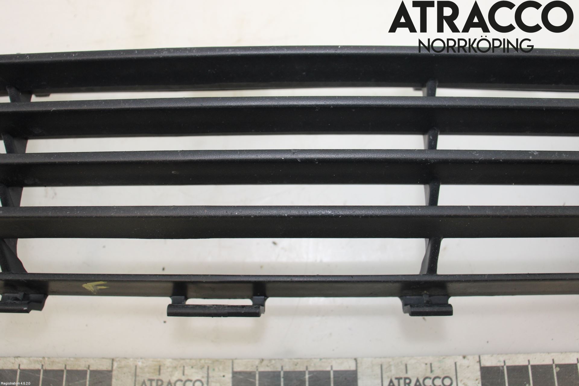 Toyota AVENSIS 03-06 Grill-Galler