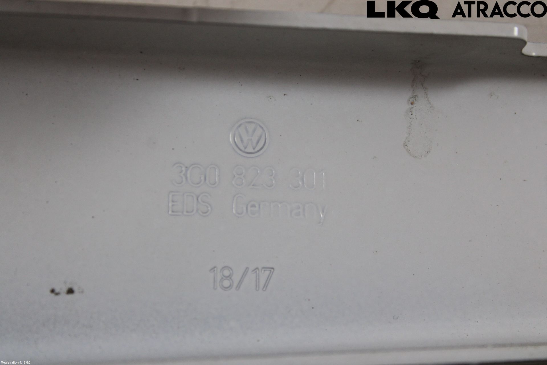 Volkswagen VW PASSAT 15-19 Huvgångjärn