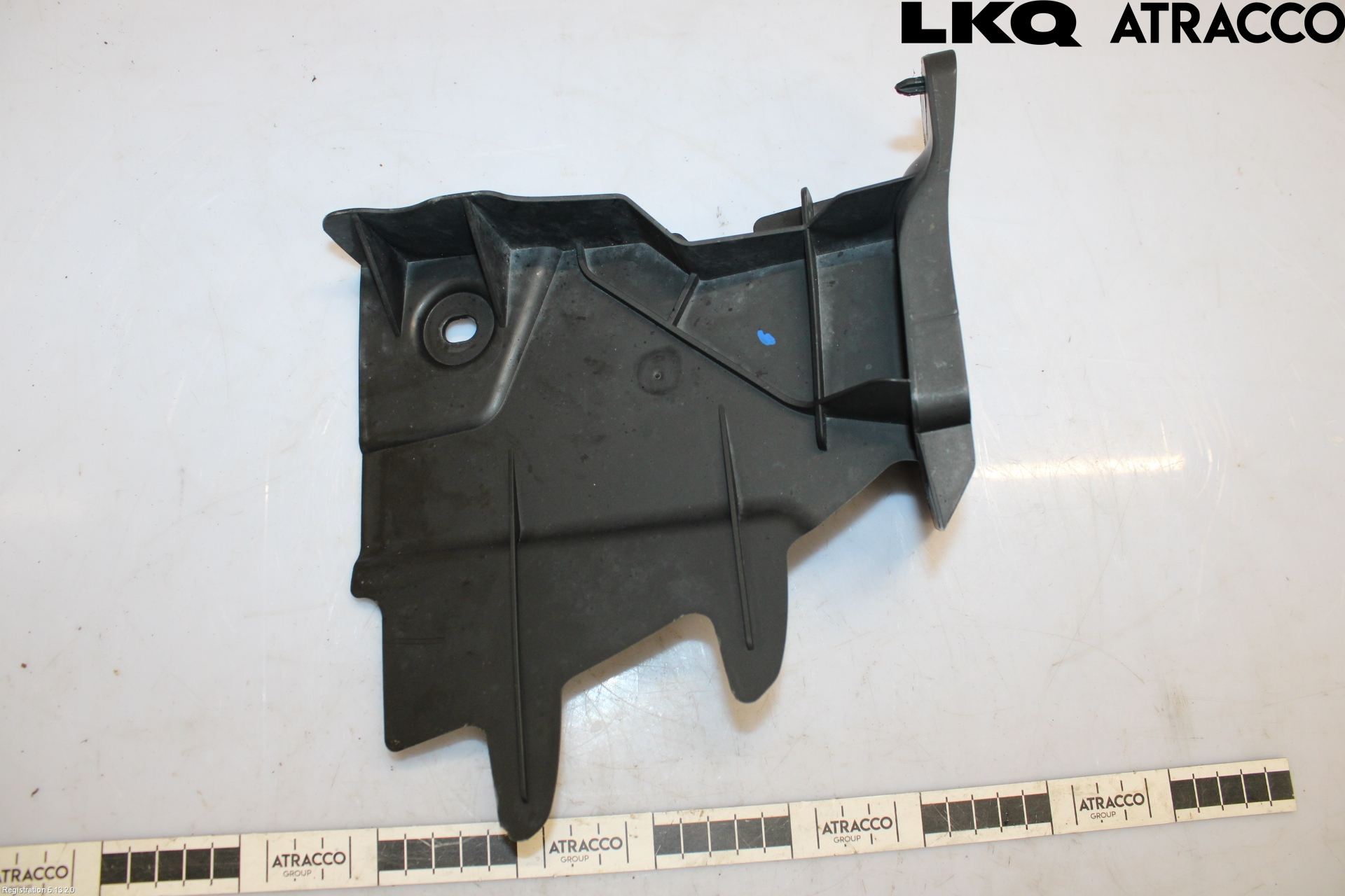 Volkswagen VW AMAROK 2H 10-22 Deflektor Plåt-Plast Kylning