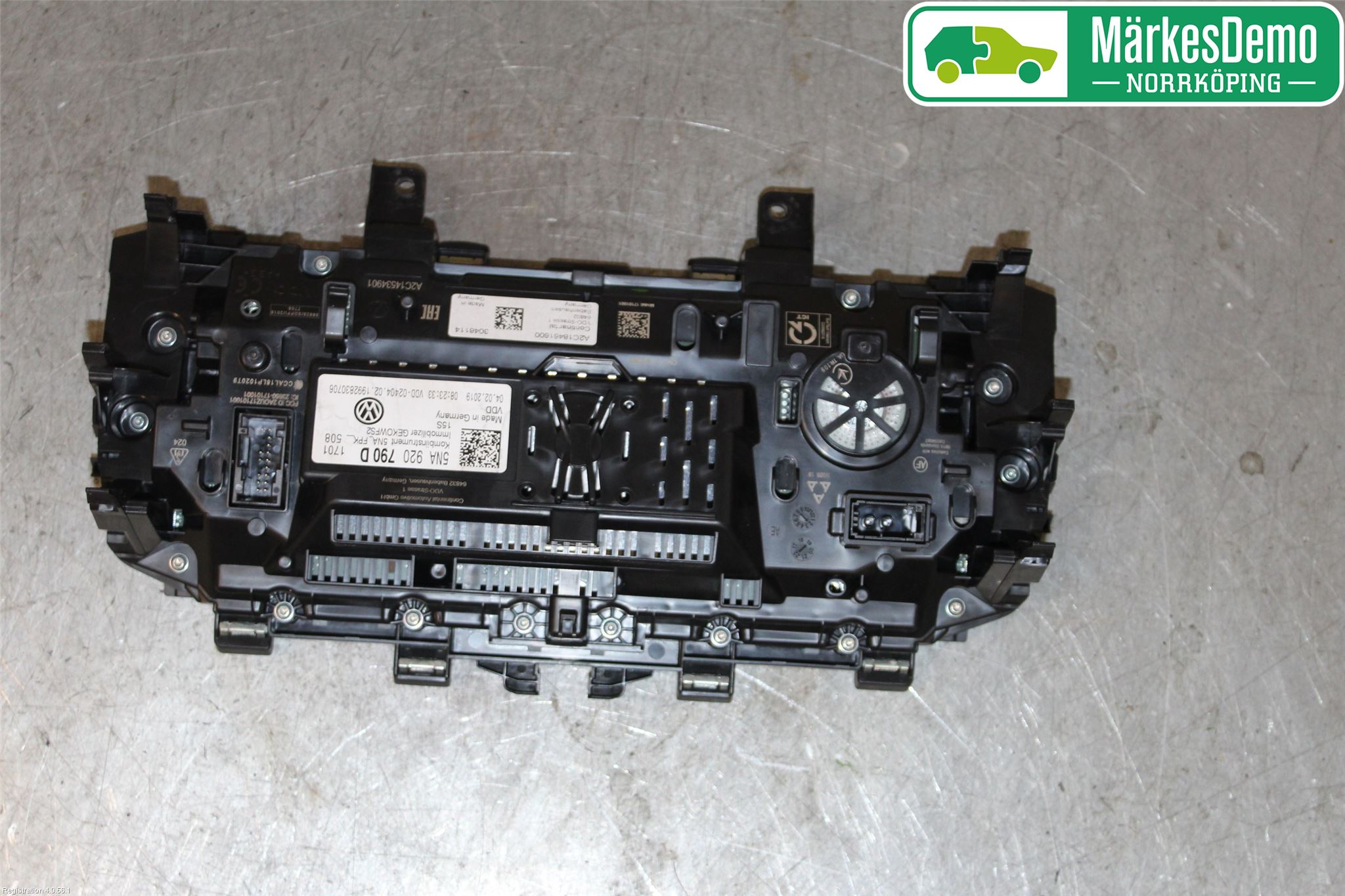 Volkswagen VW TIGUAN 16-24 Instrument Komb