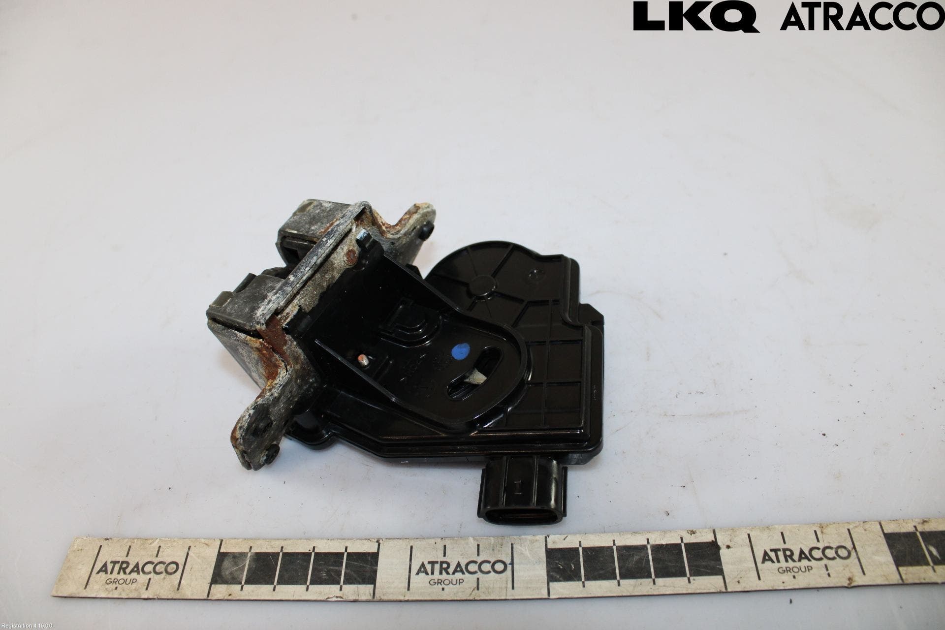 Toyota AVENSIS 09-15 Låskista Baklucka