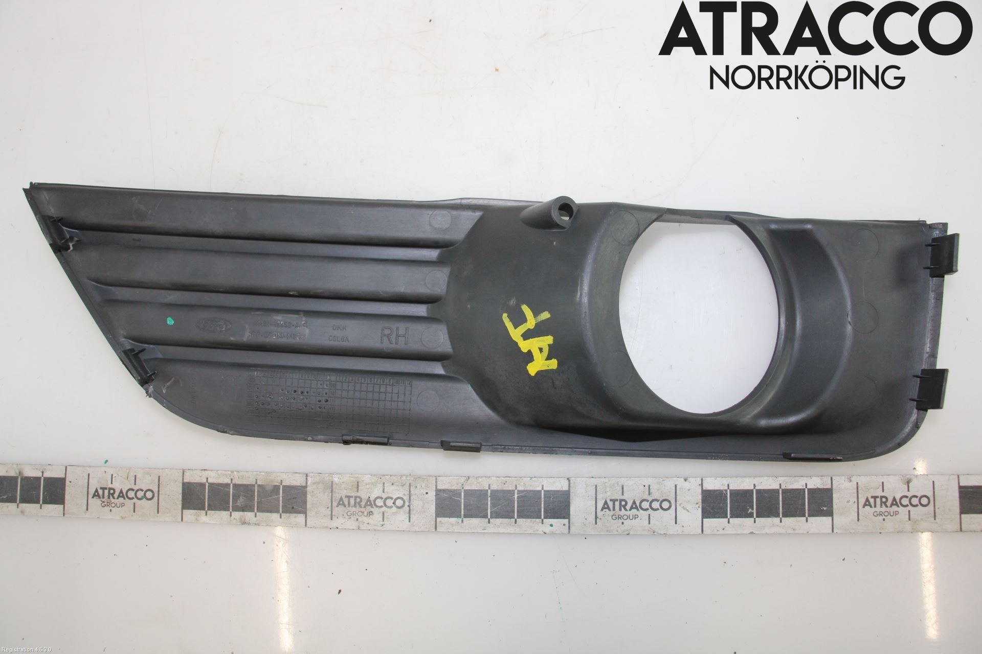 Ford FOCUS     04-07 Dimljussarg Fram