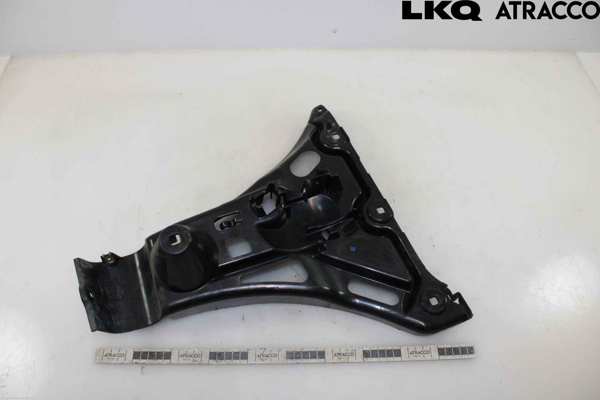 BMW 5 E60/61 Sed/Tou 02-10 Stötfångarfäste Bak Hö