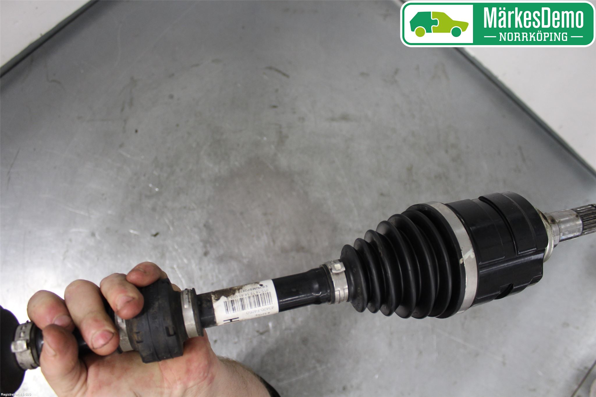Toyota C-HR 16-23 Drivaxel Fram Vänster