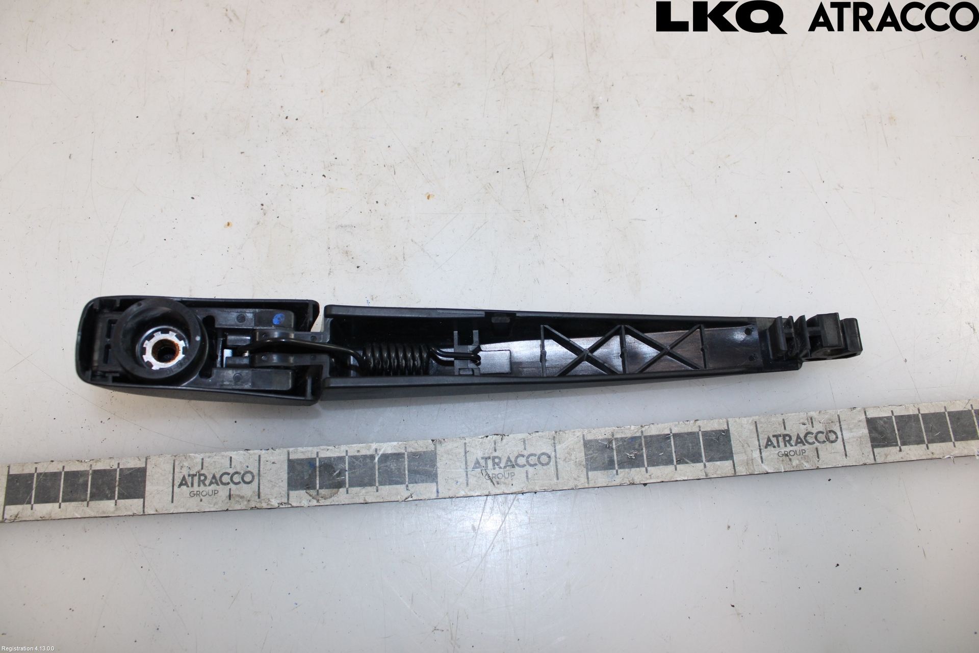 Toyota COROLLA CROSS XG10 22- Torkararm-Bakruta