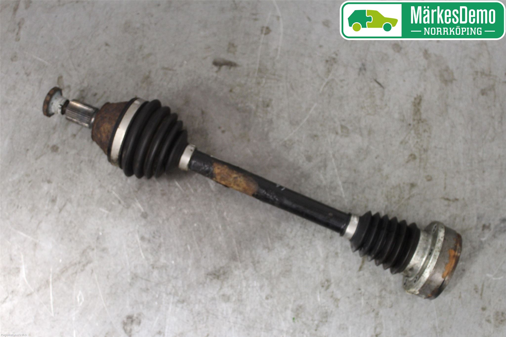 Volkswagen VW POLO 10-17 Drivaxel Fram Vänster