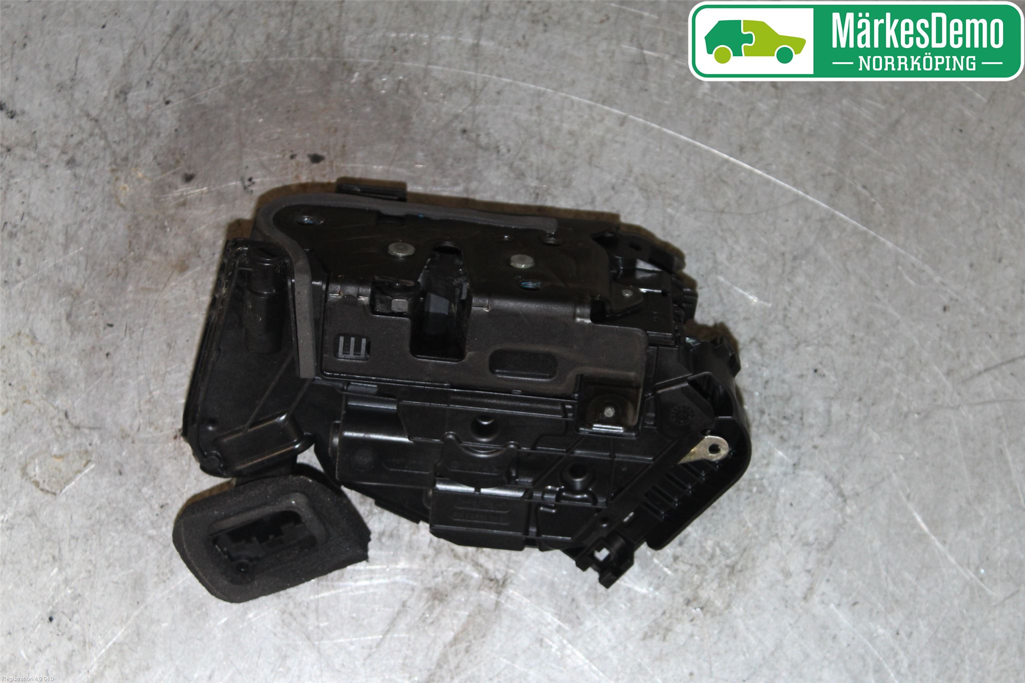 Volkswagen VW CADDY 16-20 Låskista-Dörrlås