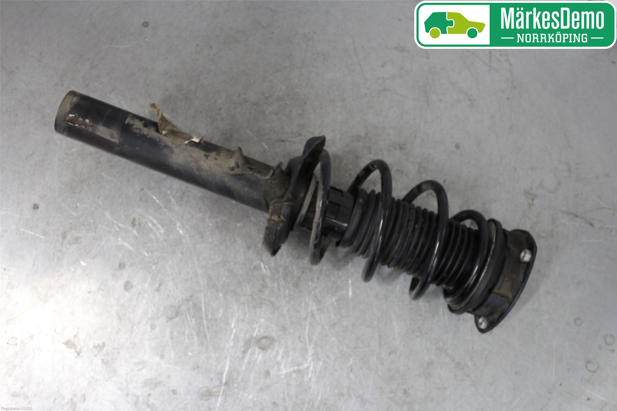 Volkswagen VW PASSAT 15-19 Fjäderben Fram Höger