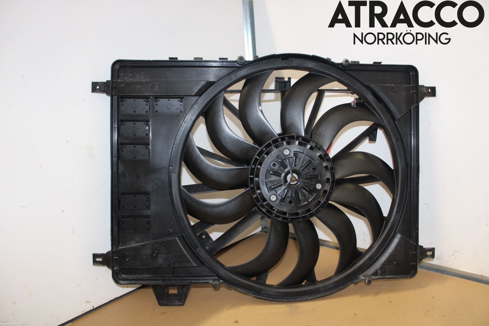 Jaguar E-PACE 17- Kylfläkt El