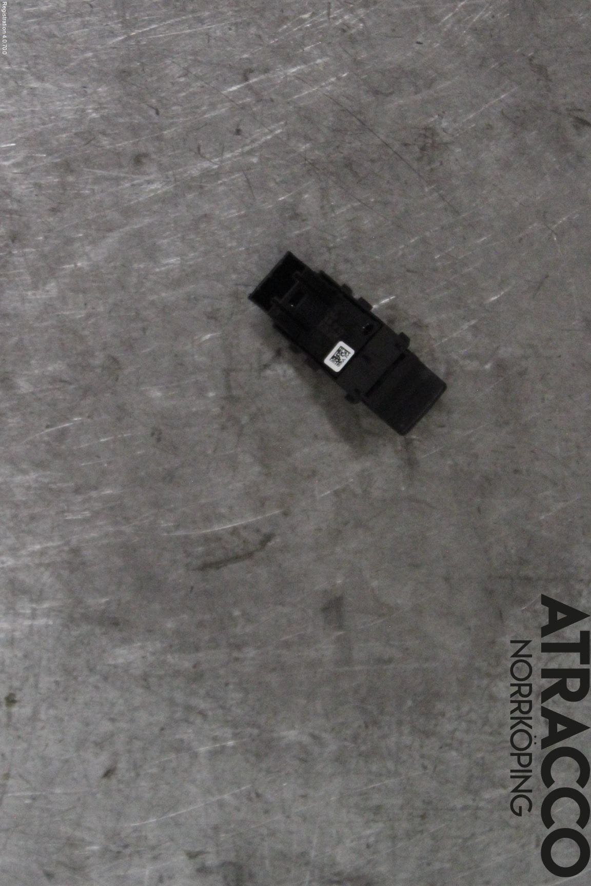 Skoda KAROQ 18- Strömställare Elhiss