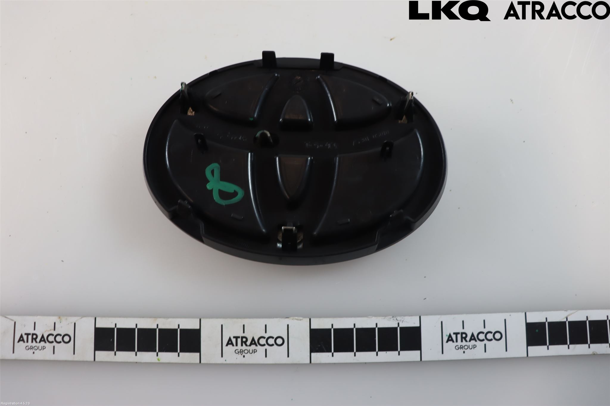 Toyota AVENSIS 07-08 Emblem