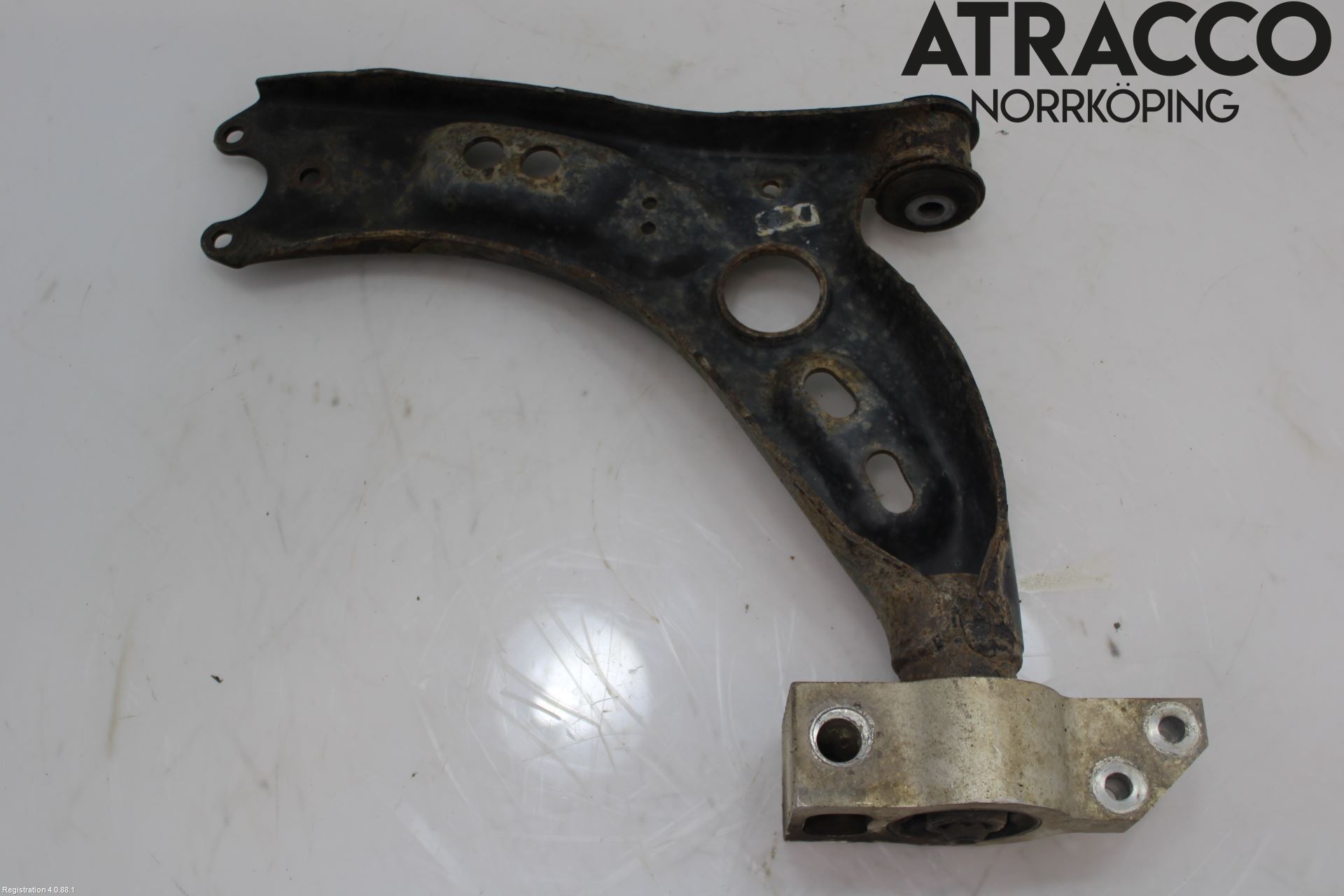 Volkswagen VW PASSAT 11-14 Bärarm Fram Undre Hö