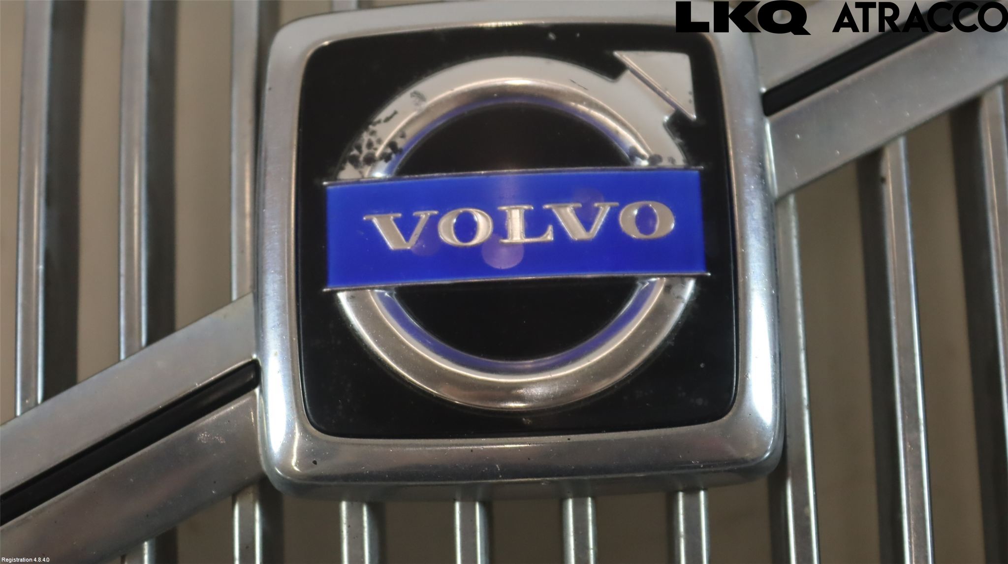 Volvo V70 00-04 Grill Komp