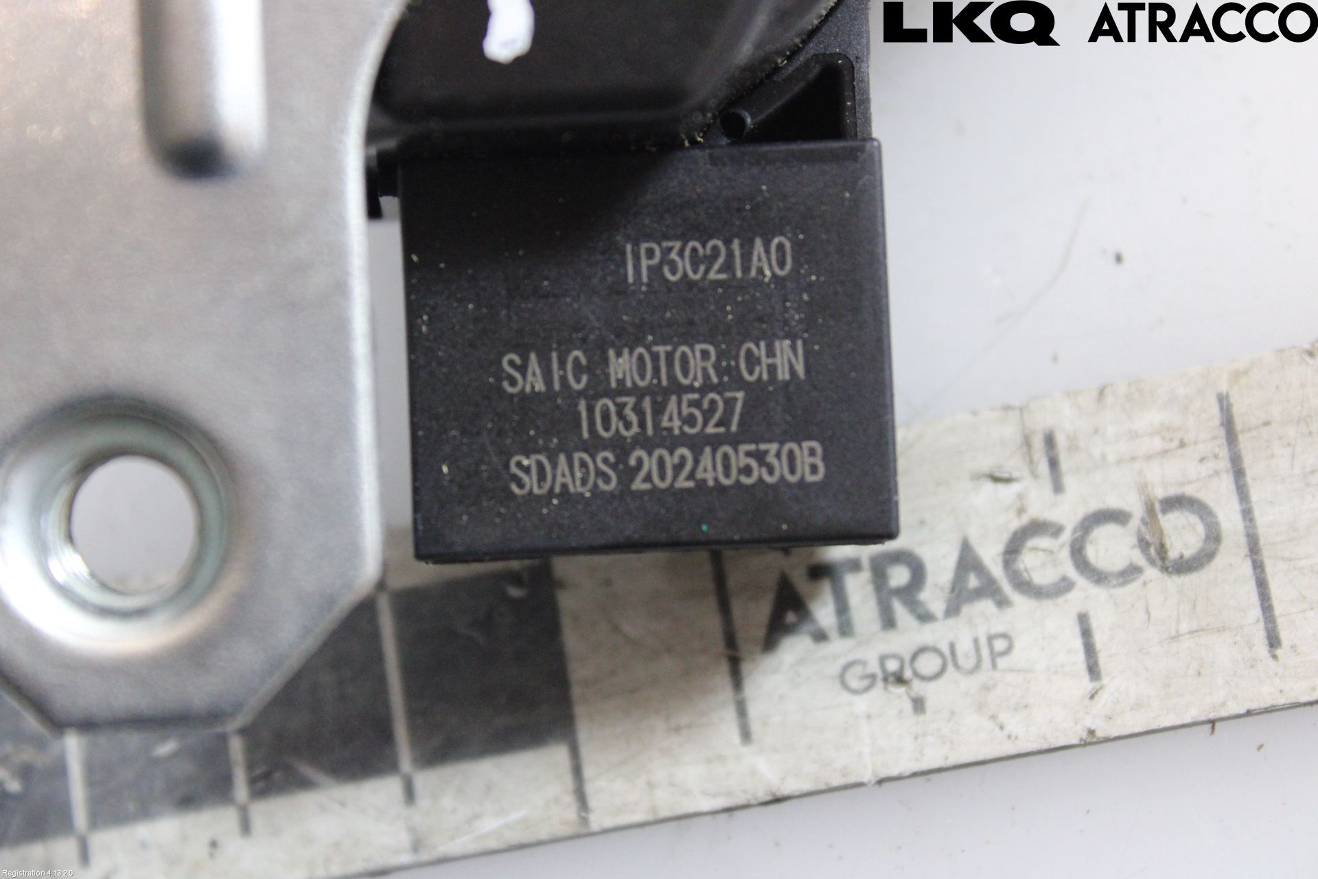 MG 3 HYBRID+ 25- Låskista Baklucka