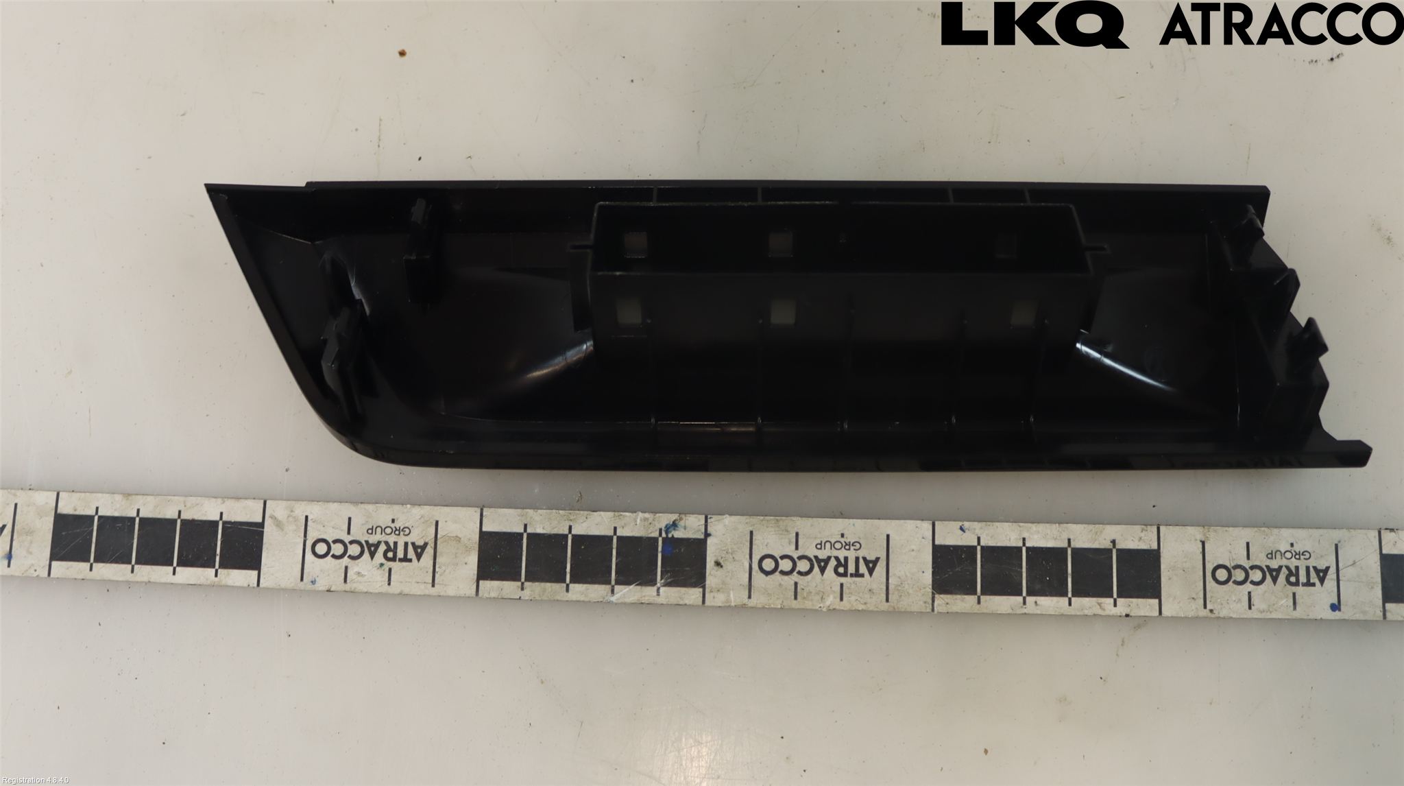 Volkswagen VW GOLF / E-GOLF VIII 20- Instrumentkonsoll Mitt