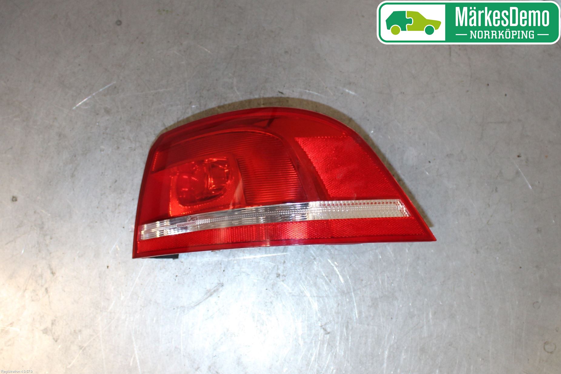 Volkswagen VW PASSAT 11-14 Bakljus Höger