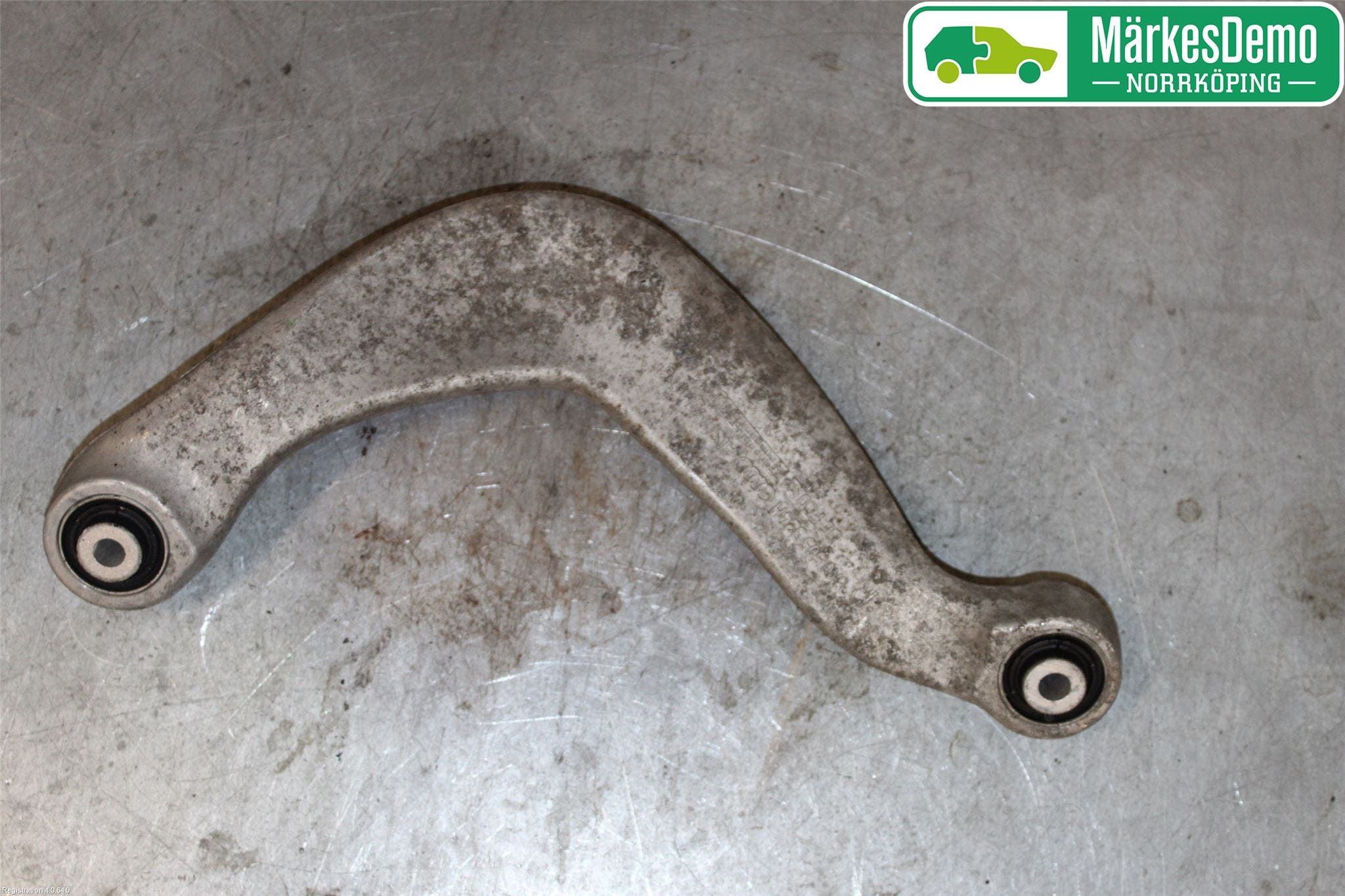 Audi A4 12-15 Bärarm Bak Övre Höger