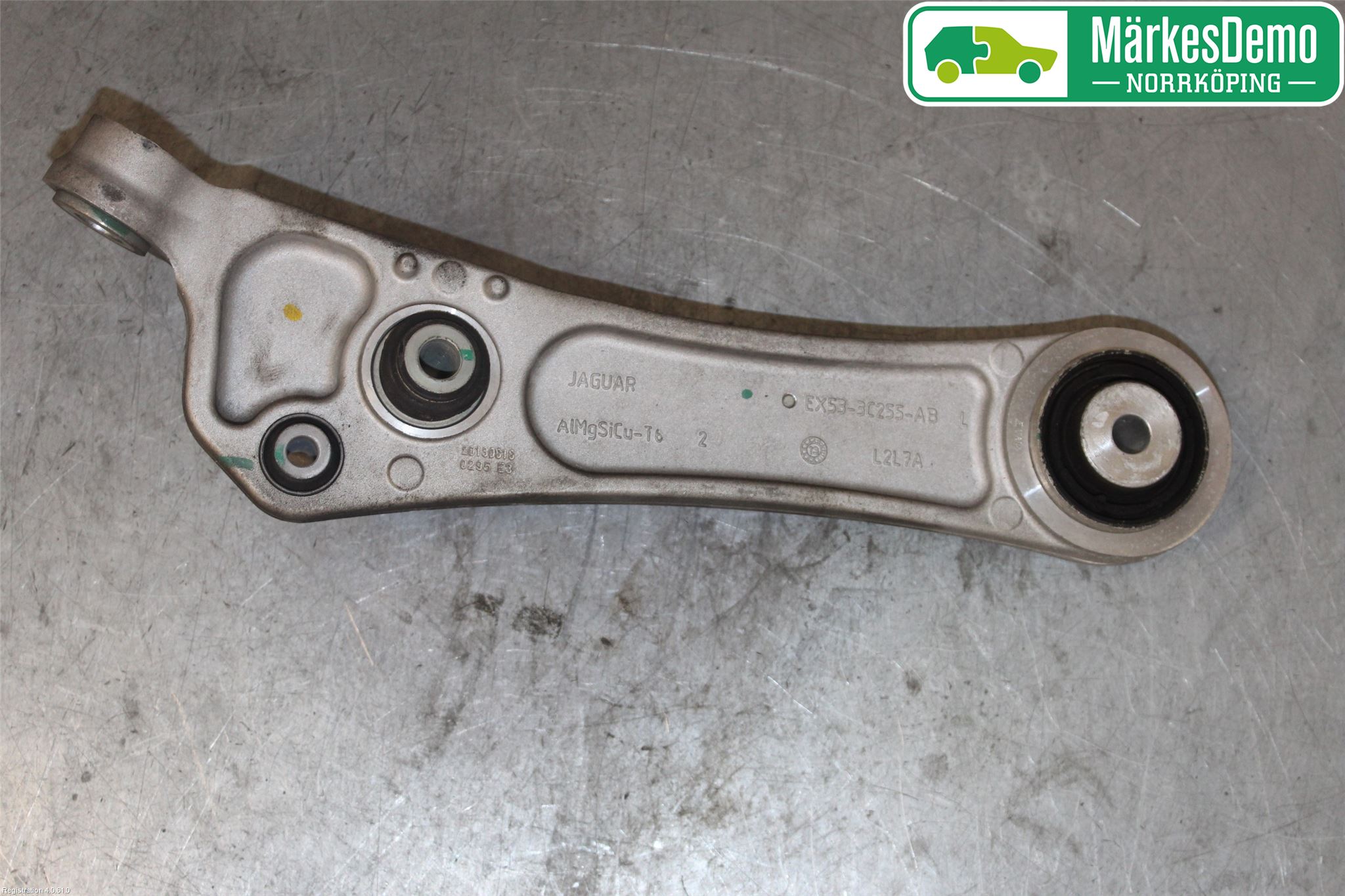 Jaguar F-TYPE Bärarm Fram Undre Vä