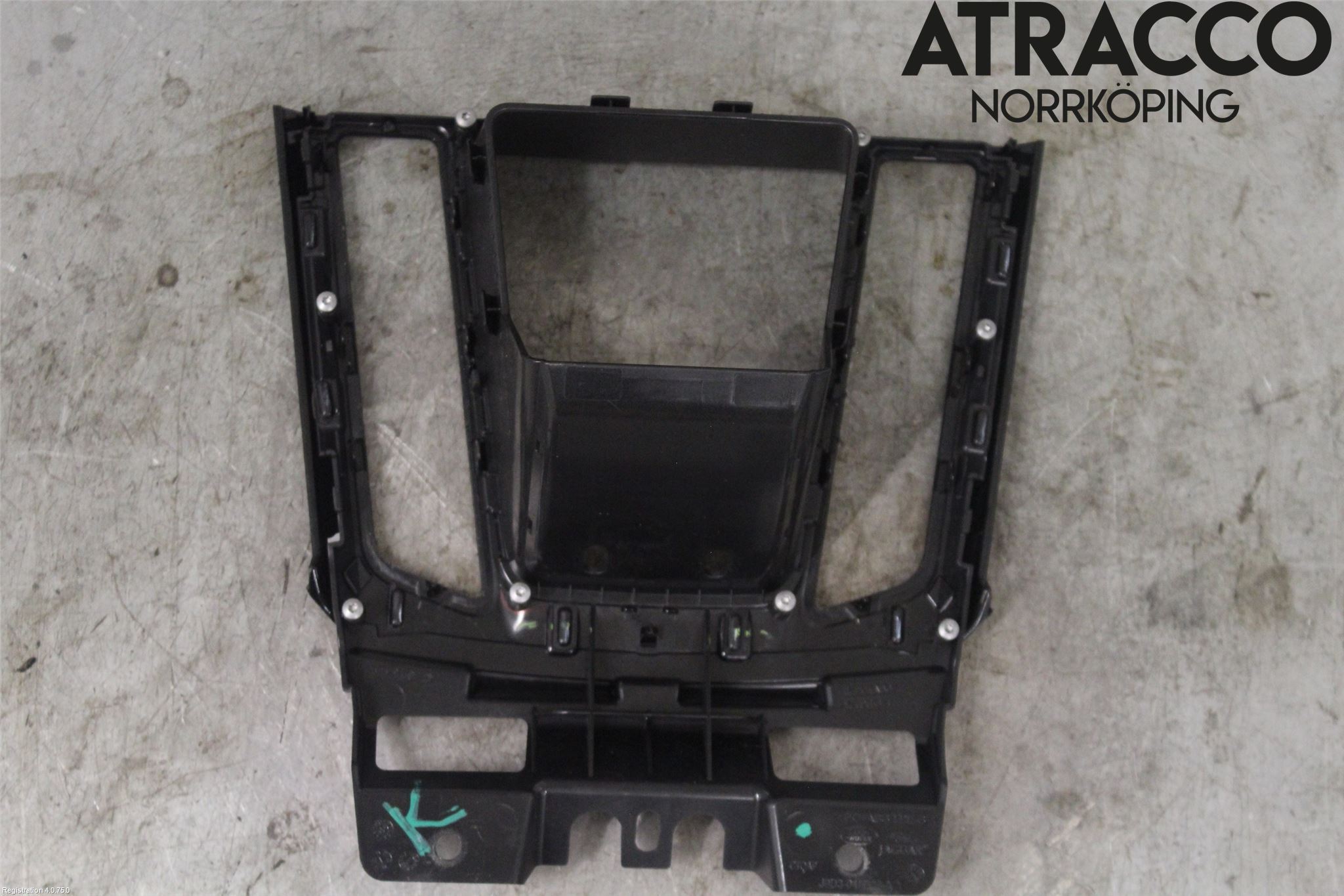 Jaguar I-PACE 18- Inredning Sarg Växelspak