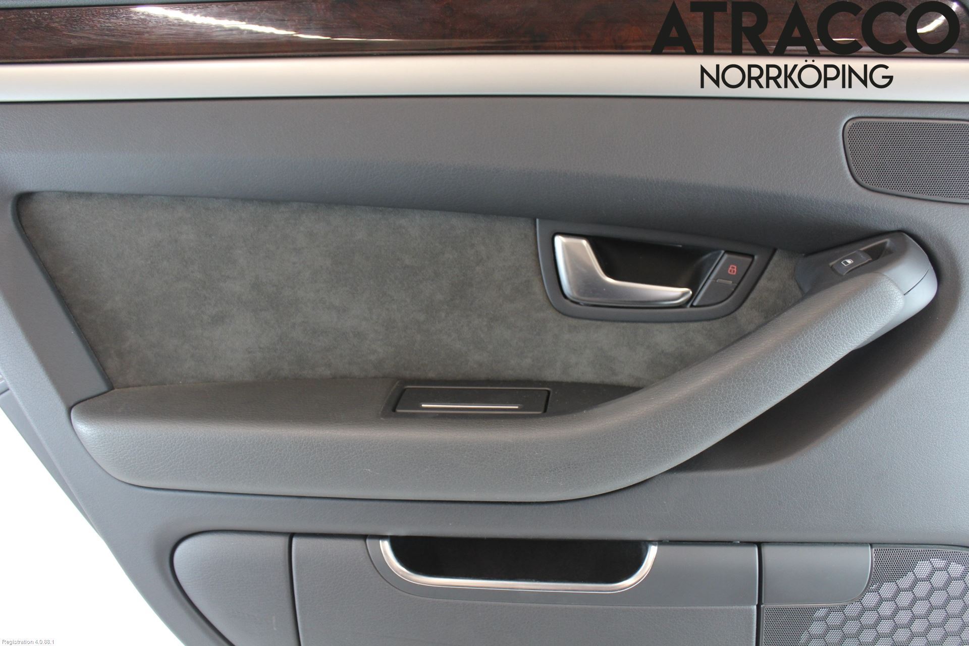 Audi A8/S8 4E  02-09 Dörrklädsel Vä