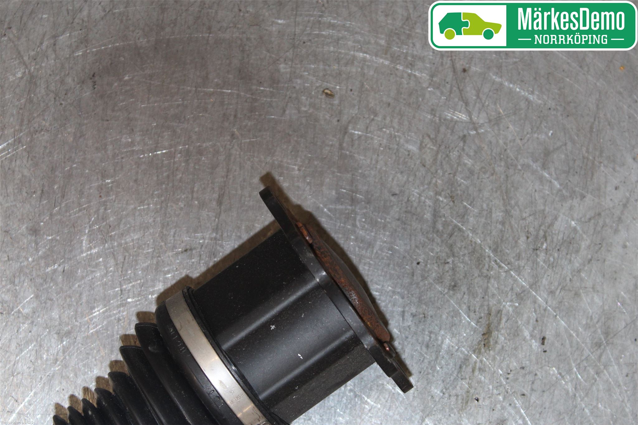 Audi A4/S4 B9 20- Drivaxel Fram Höger