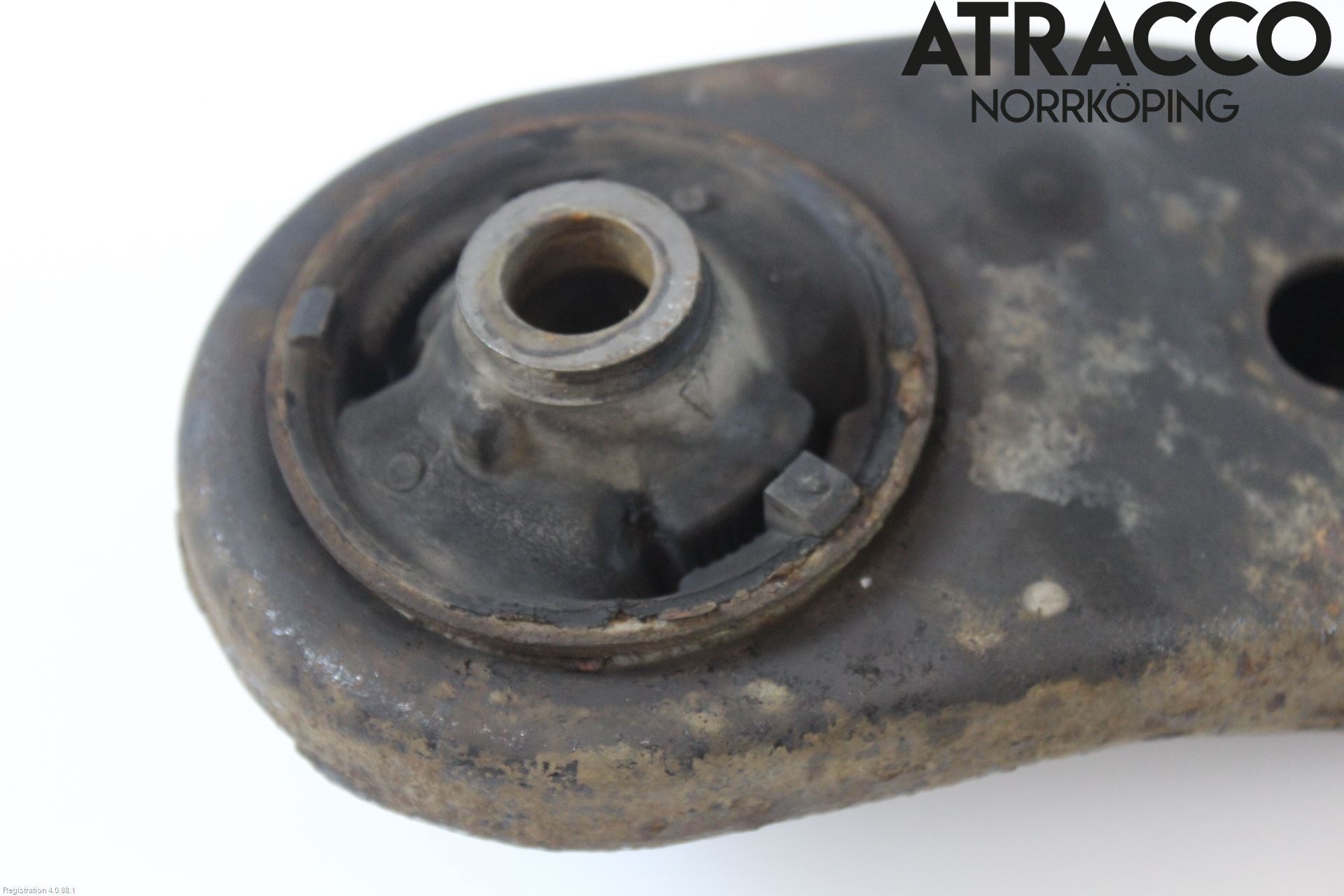 Toyota AVENSIS 09-15 Bärarm Fram Undre Hö