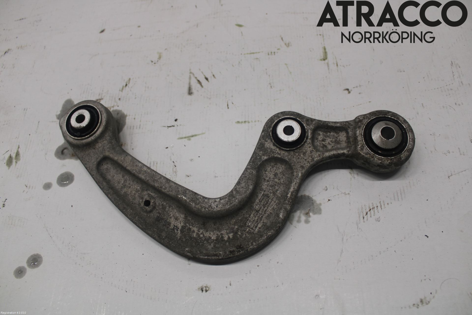 Audi A4/S4 B9 16-19 Bärarm Bak Övre Höger