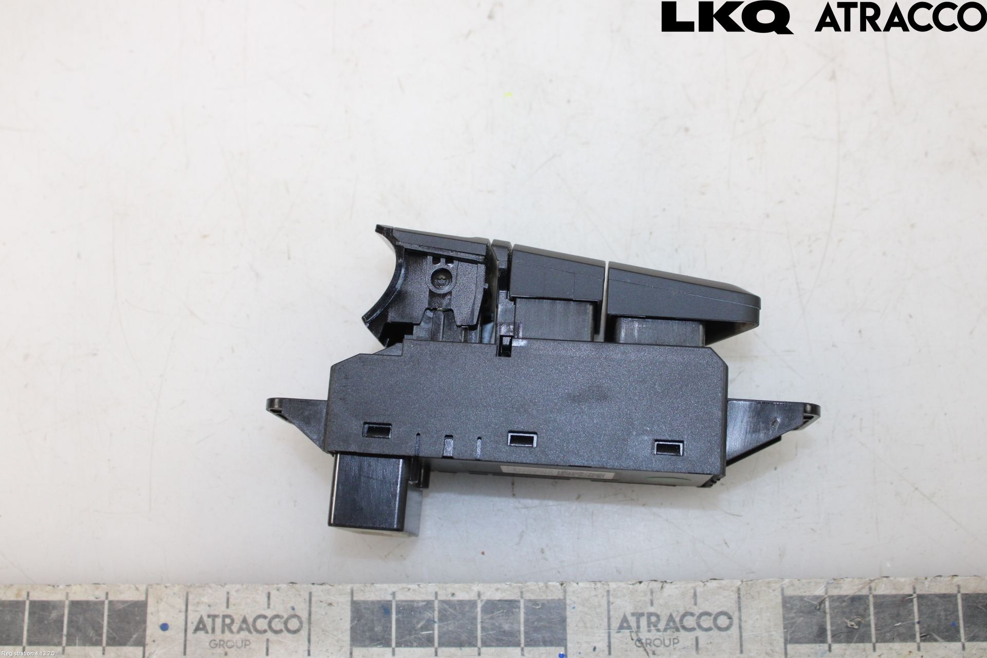MG 3 HYBRID+ 25- Strömställare Parkeringsbroms