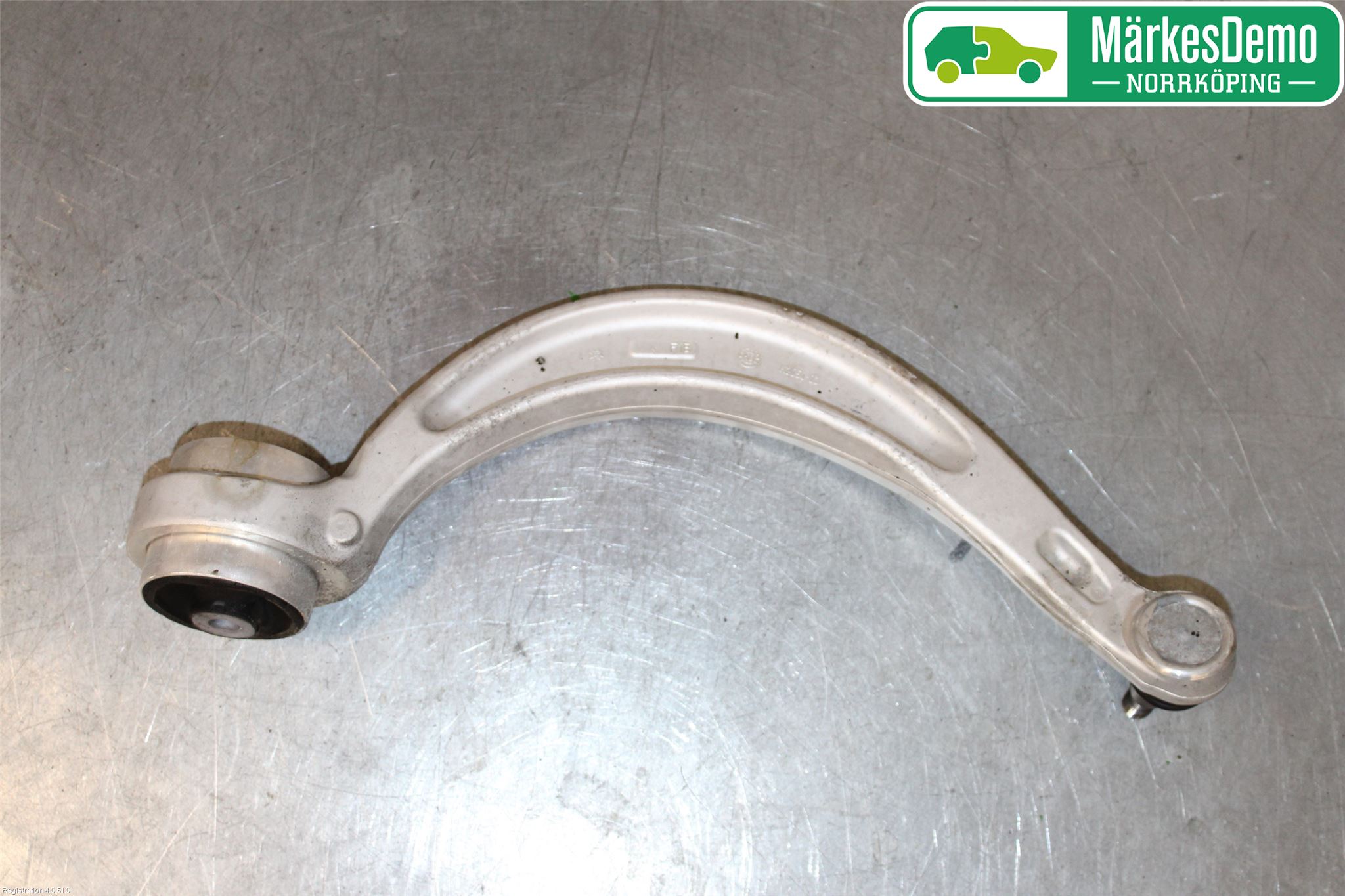 Audi A4/S4 B9 16-19 Bärarm Fram Undre Hö