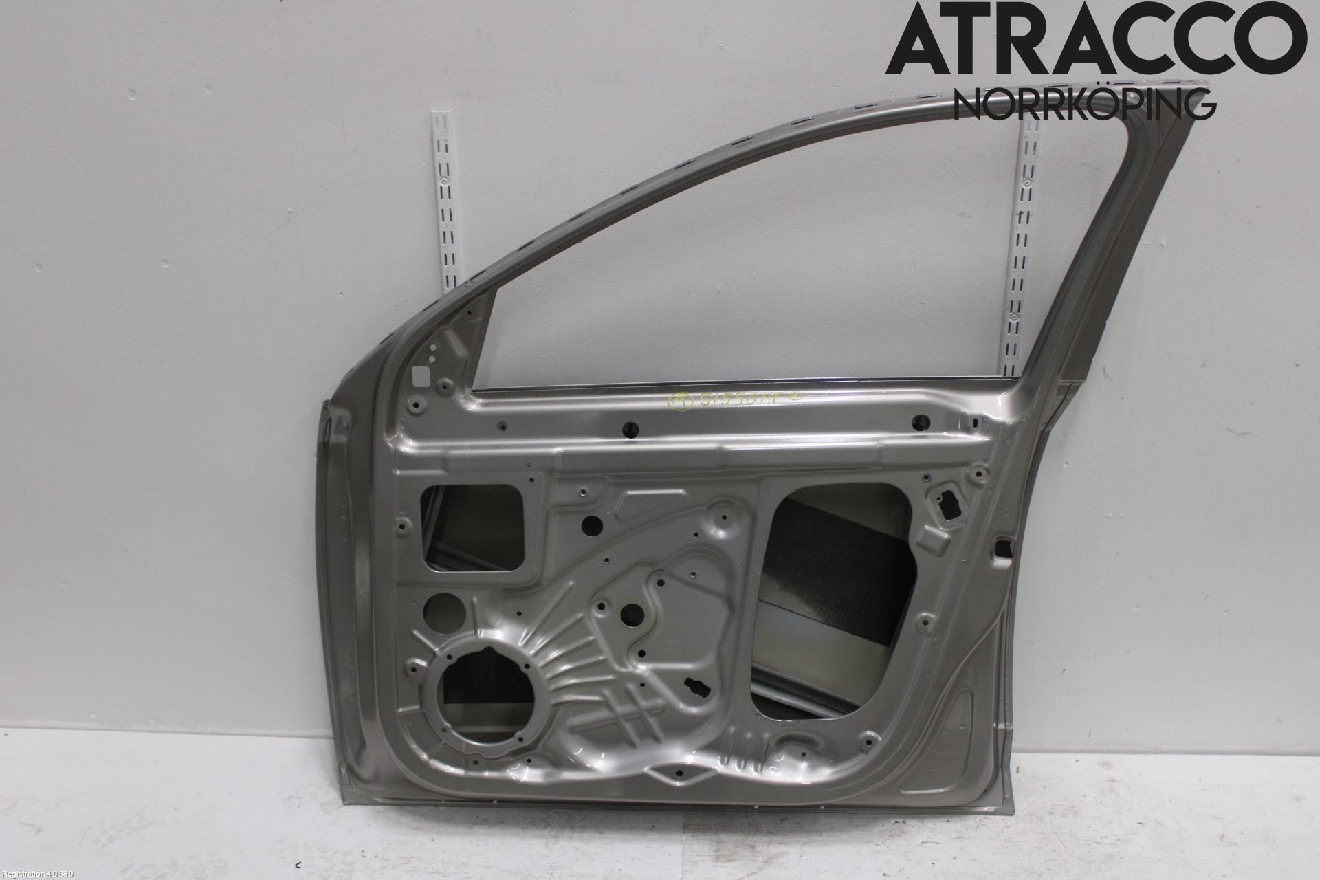 Mazda 2 (DY) 03-07 Dörr Fram Höger