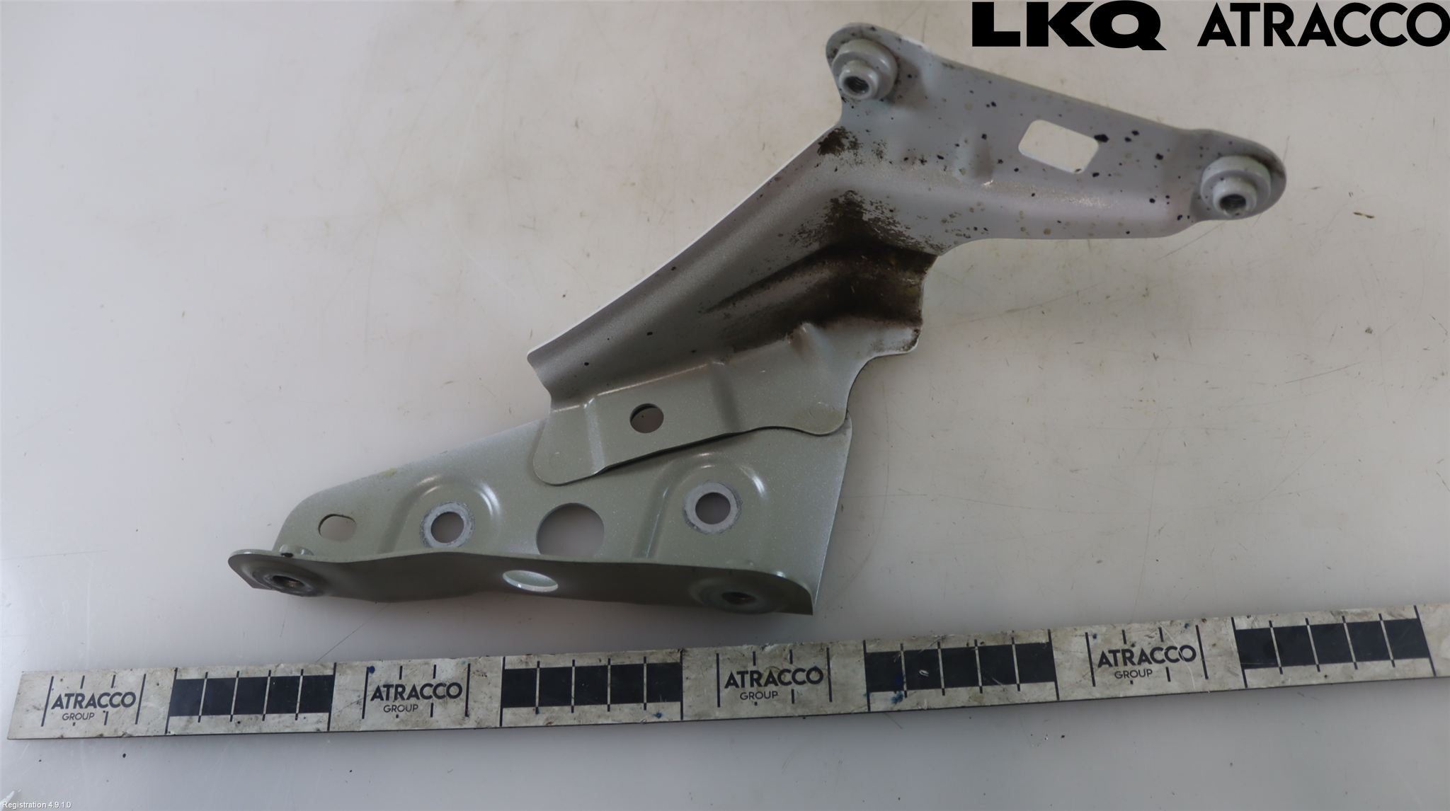 Skoda SCALA 19- Skärmfäste Fram Vä