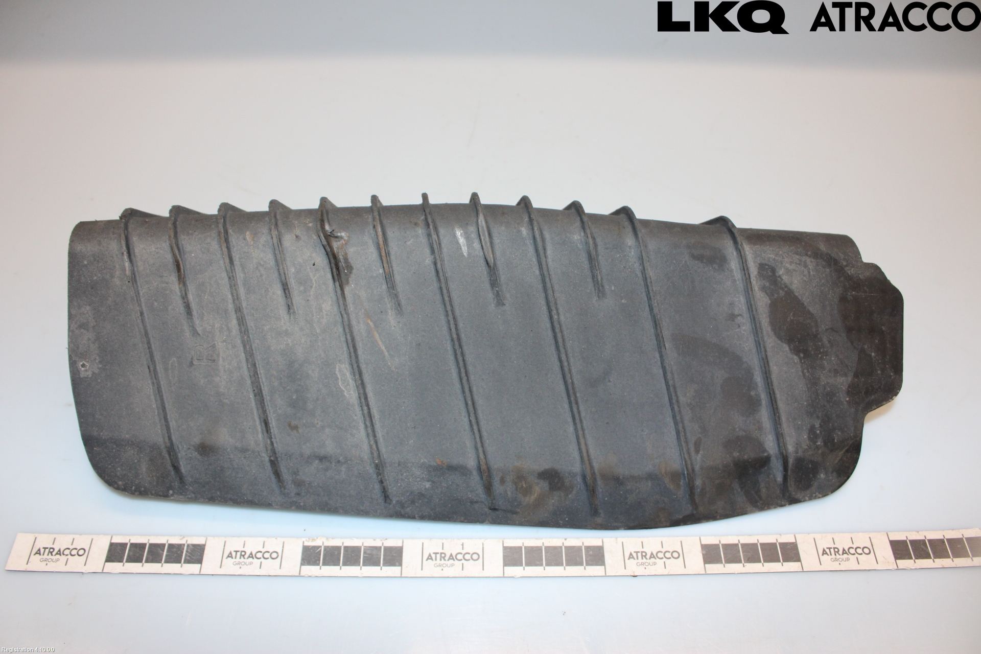 Audi A4/S4 B9 16-19 Stänkskydd