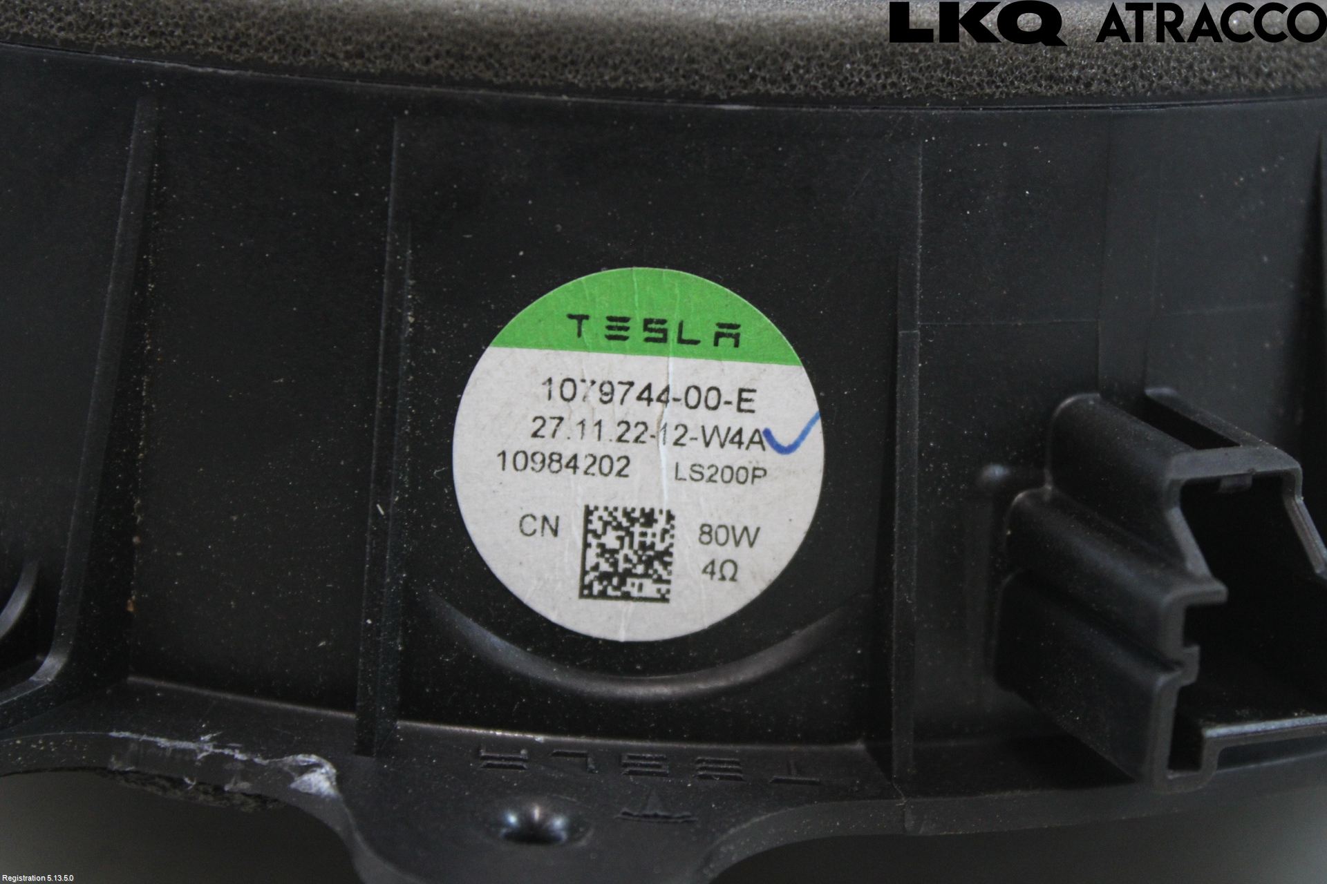 Tesla MODEL 3 17- Högtalare
