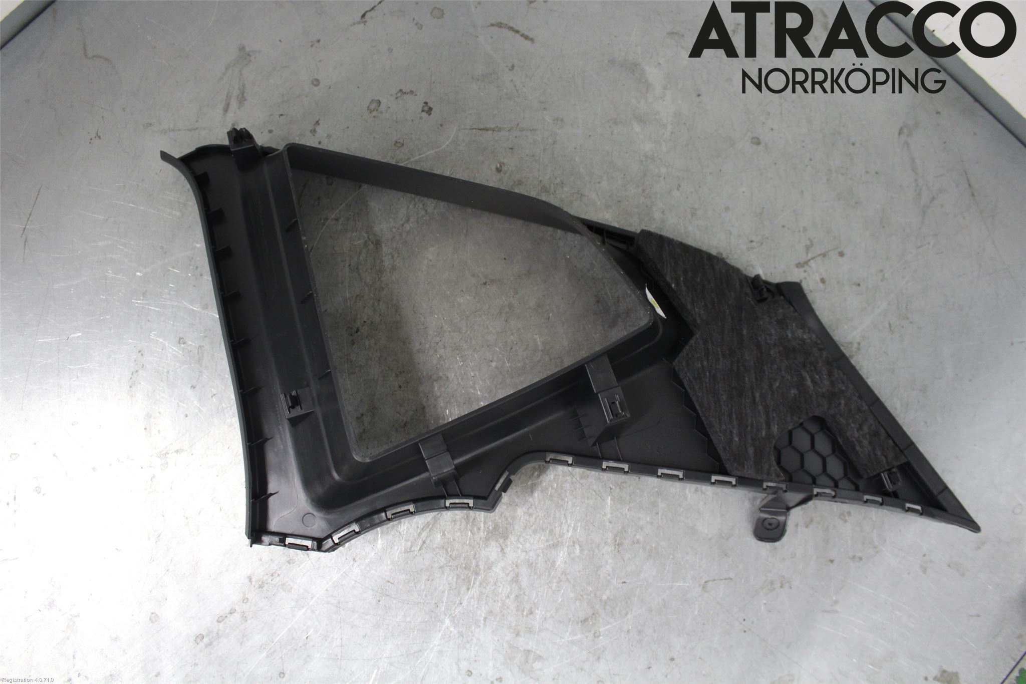 Cupra ATECA 19- Inr Plastd A-B-C Stolpe