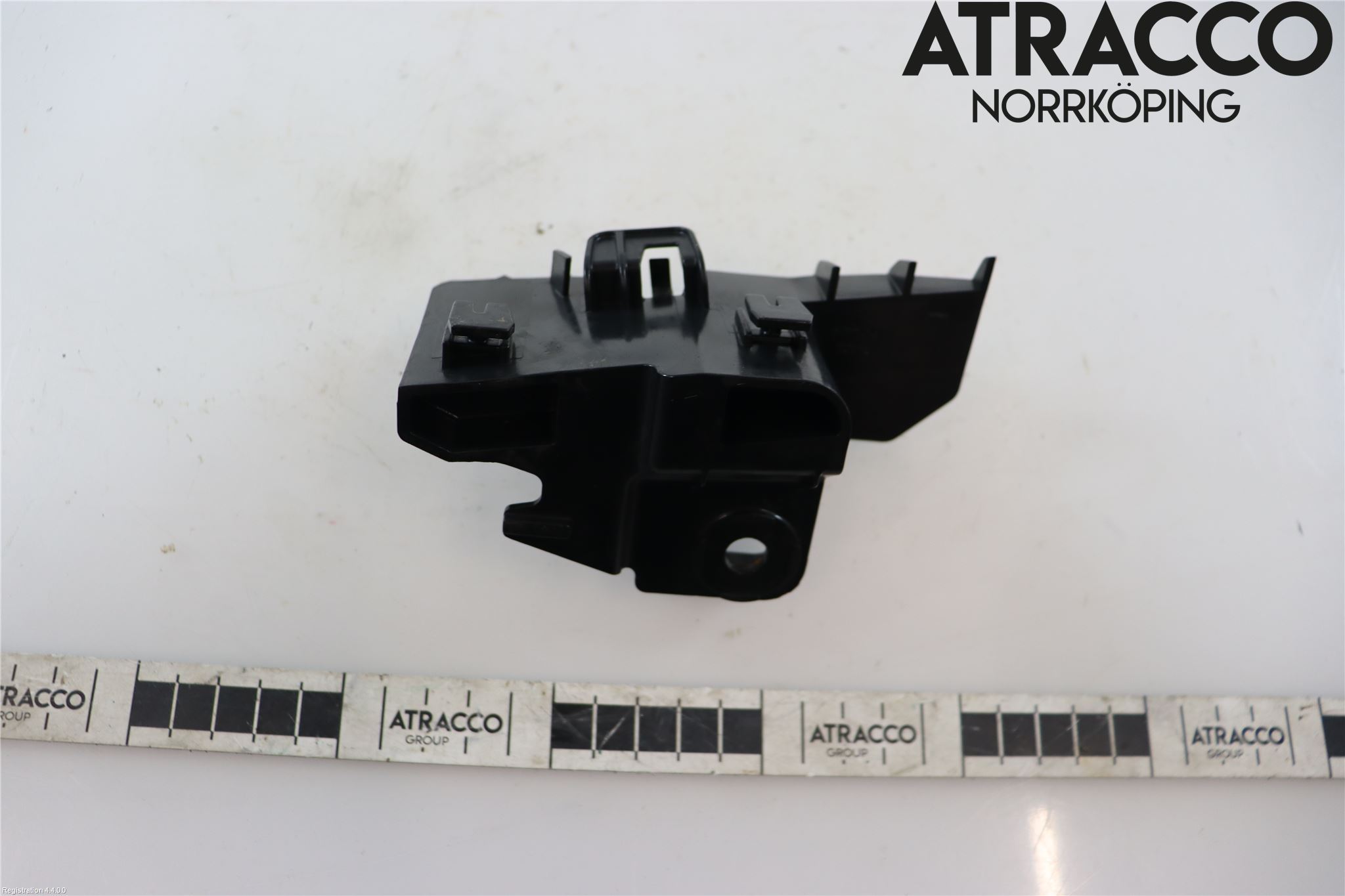 Toyota YARIS XP130 15-20 Stötfångarfäste Bak Vä