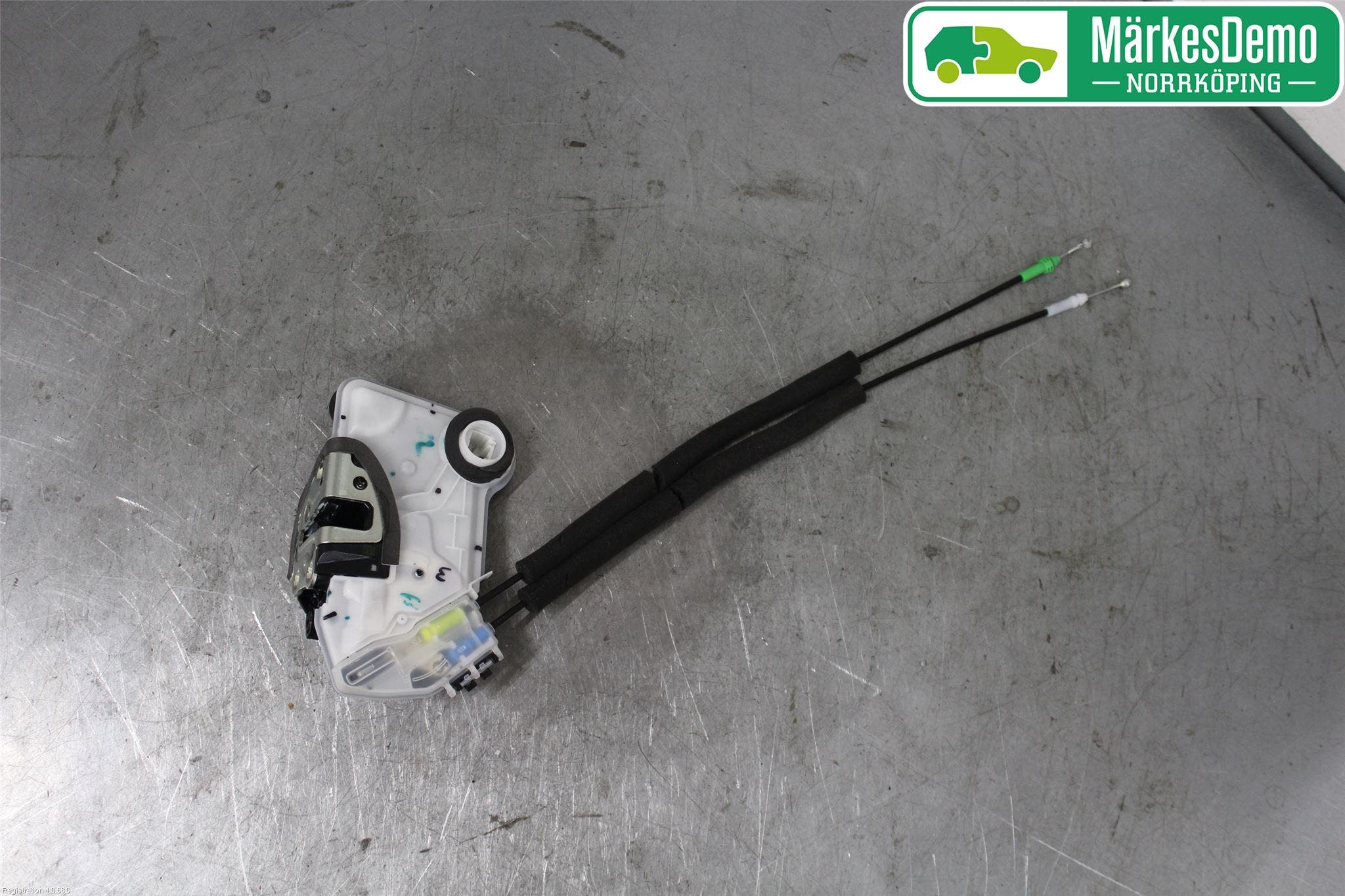 Toyota C-HR 16-23 Låskista-Dörrlås