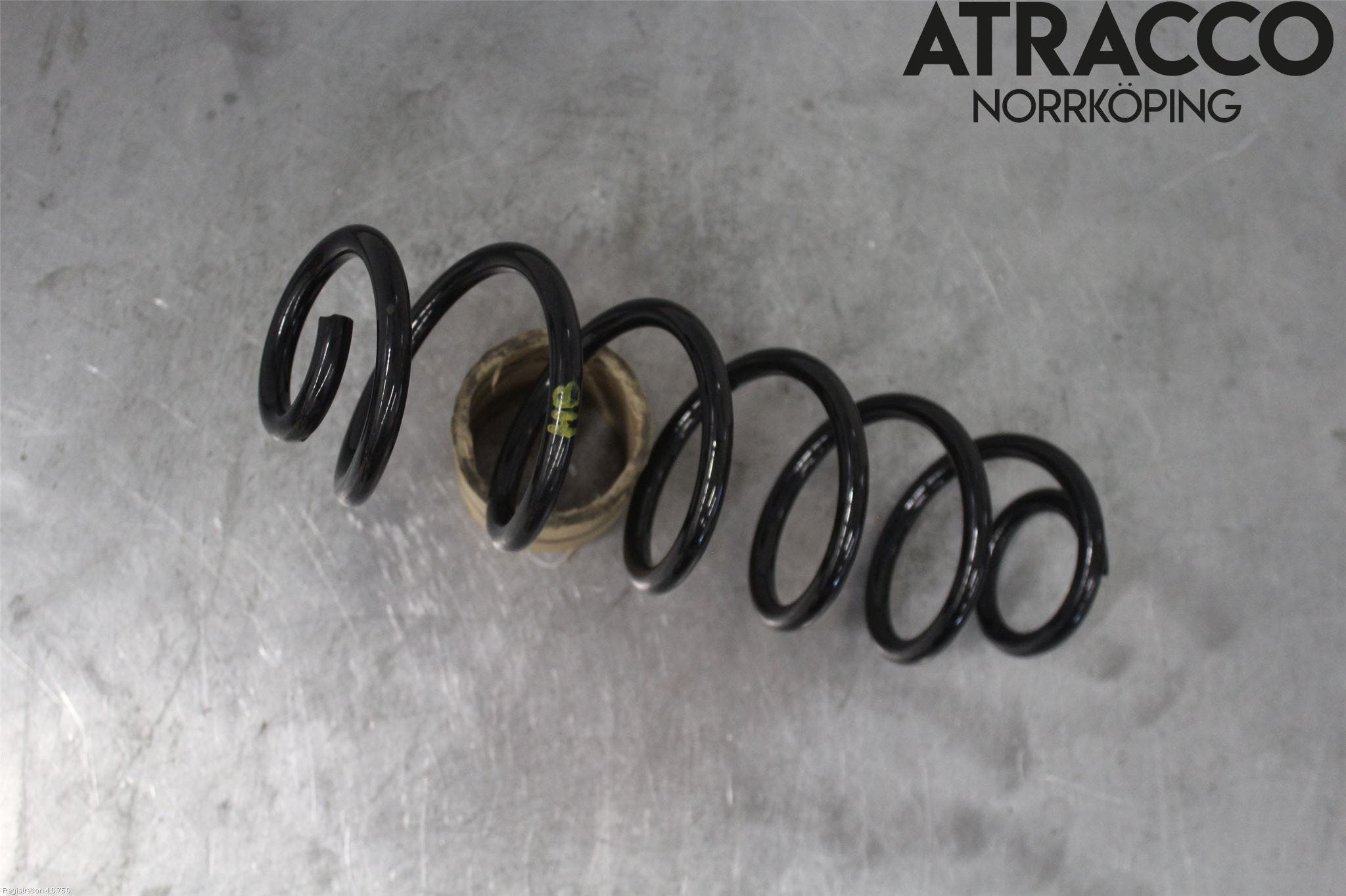 Toyota C-HR 16-23 Fjäder Bak