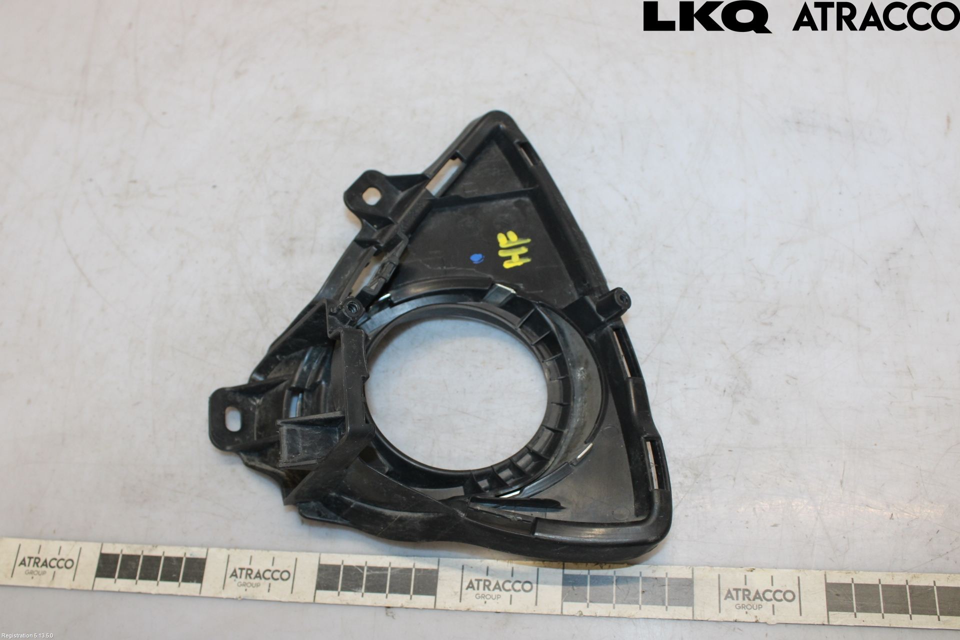 Toyota AURIS 13-19 Dimljussarg Fram