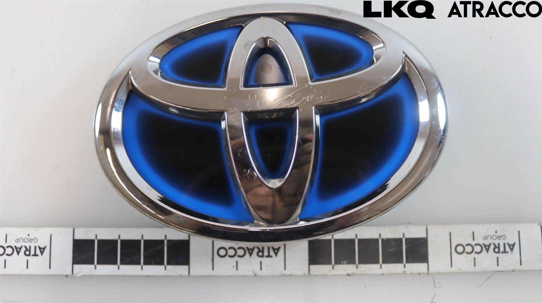 Toyota YARIS CROSS XP21 21- Emblem