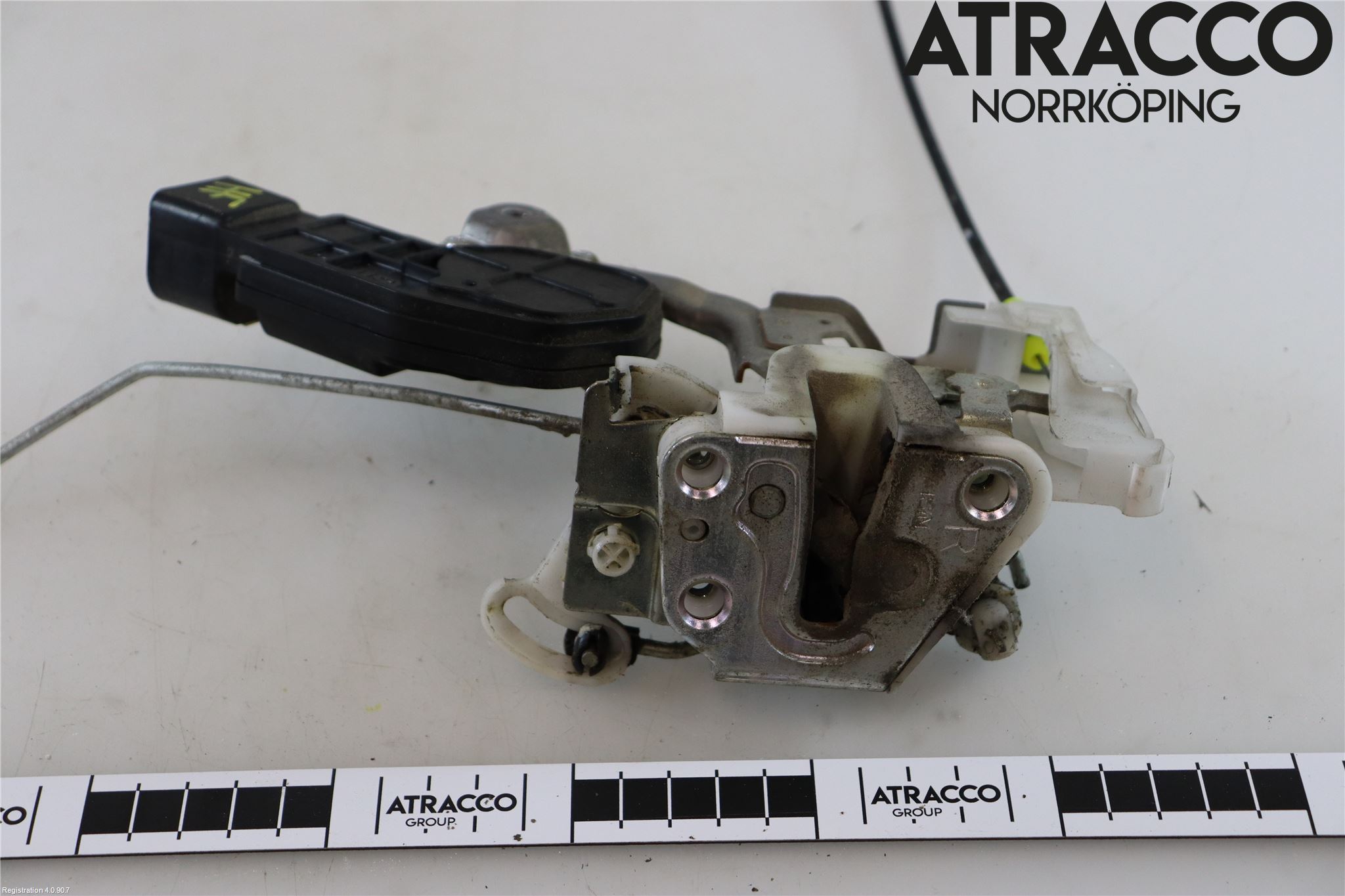 Toyota AYGO 06-14 Låskista-Dörrlås