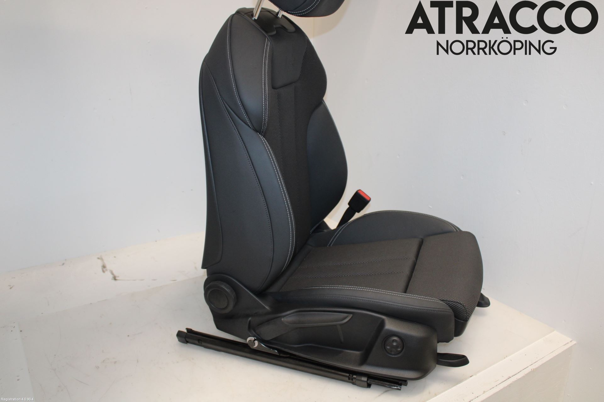 Audi A4/S4 B9 20- Inredning Stol Fram Hö