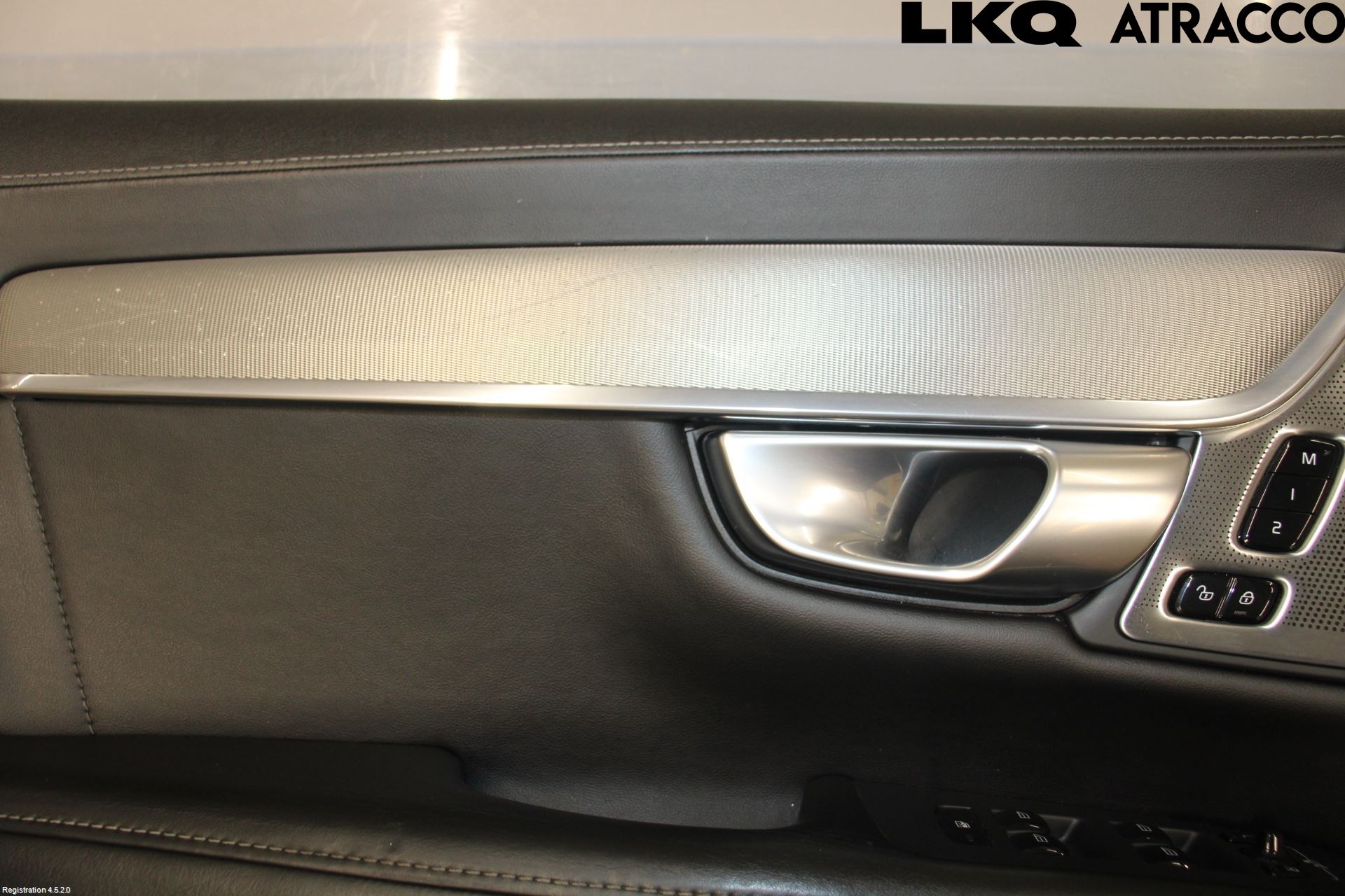 Volvo V90 CROSS COUNTRY 17->> Dörrklädsel Vä