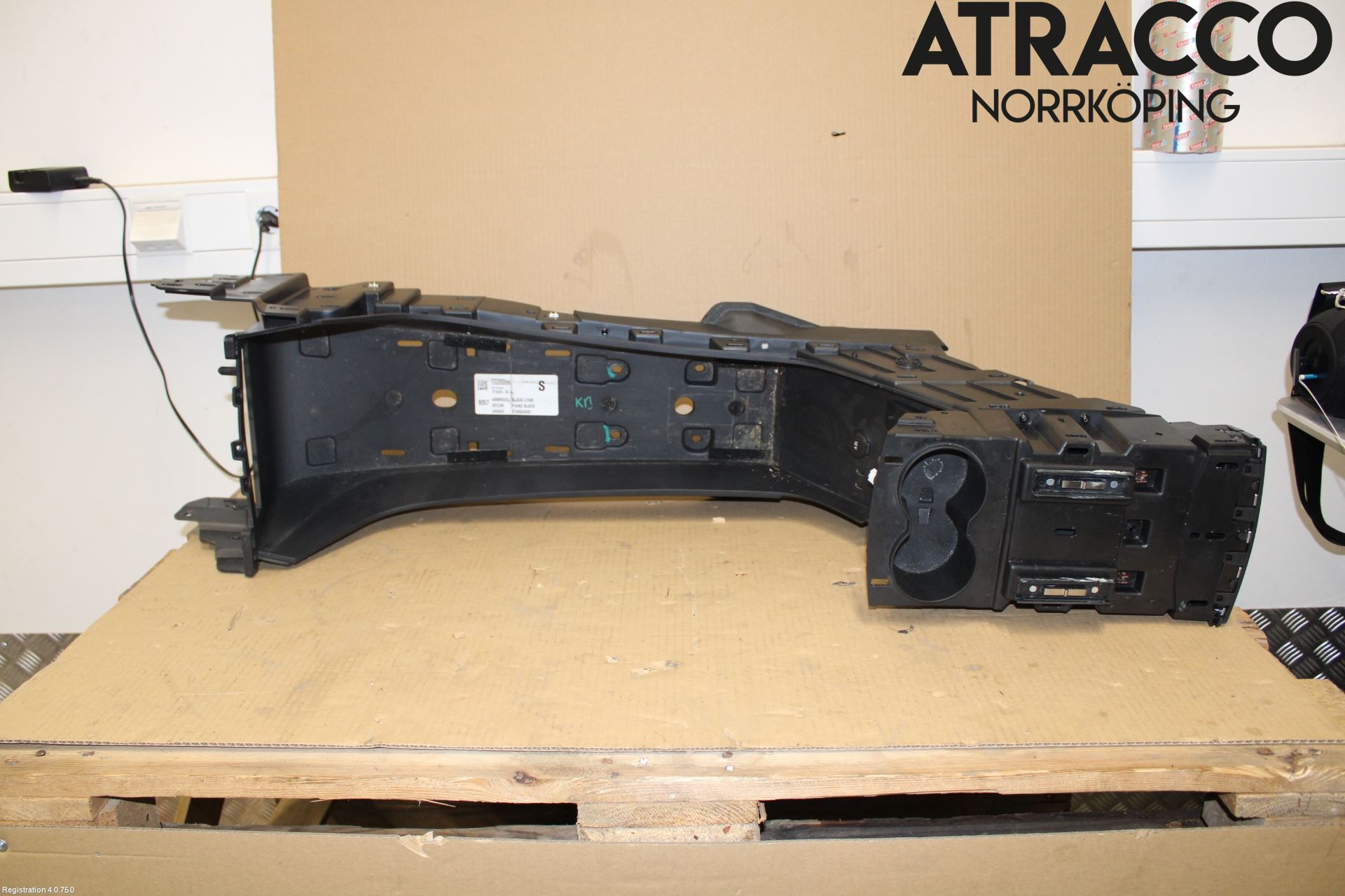 Tesla MODEL S 13- Instrumentkonsoll Mitt