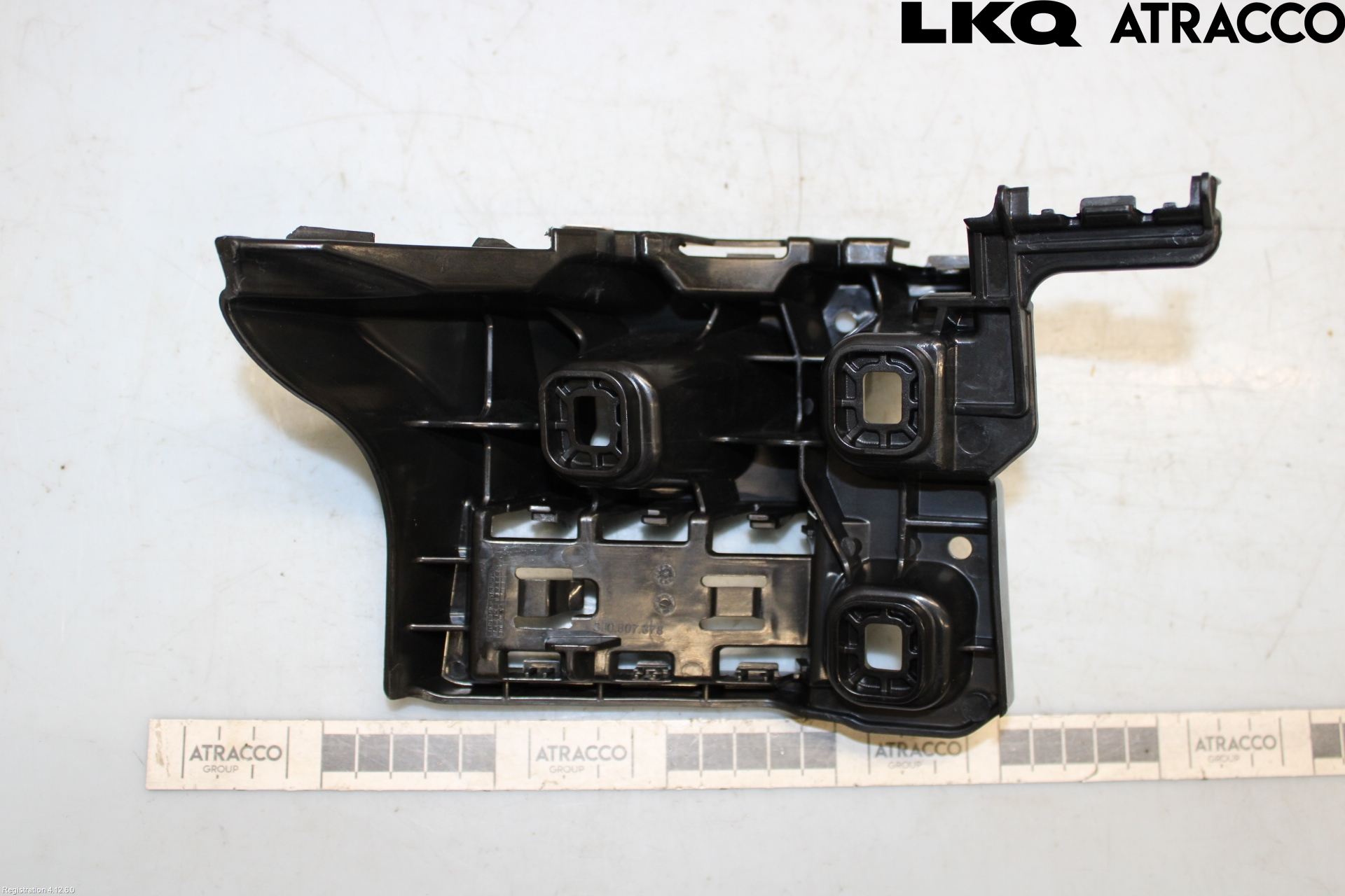 Volkswagen VW PASSAT 24- Stötfångarfäste Bak Hö