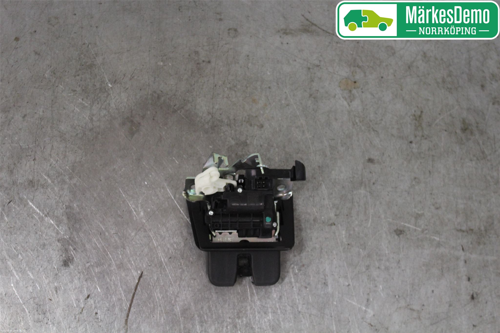 Audi Q2/SQ2 17- Låskista Baklucka