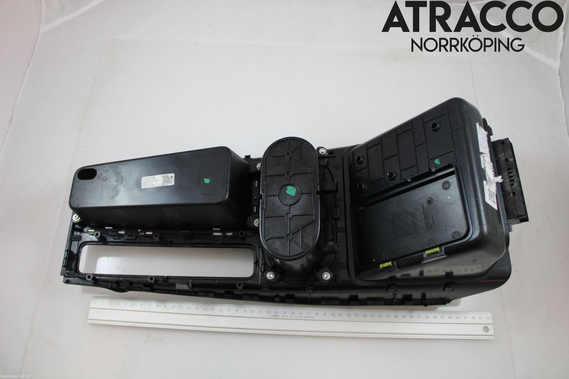 Skoda ENYAQ iV 21- Instrumentkonsoll Mitt