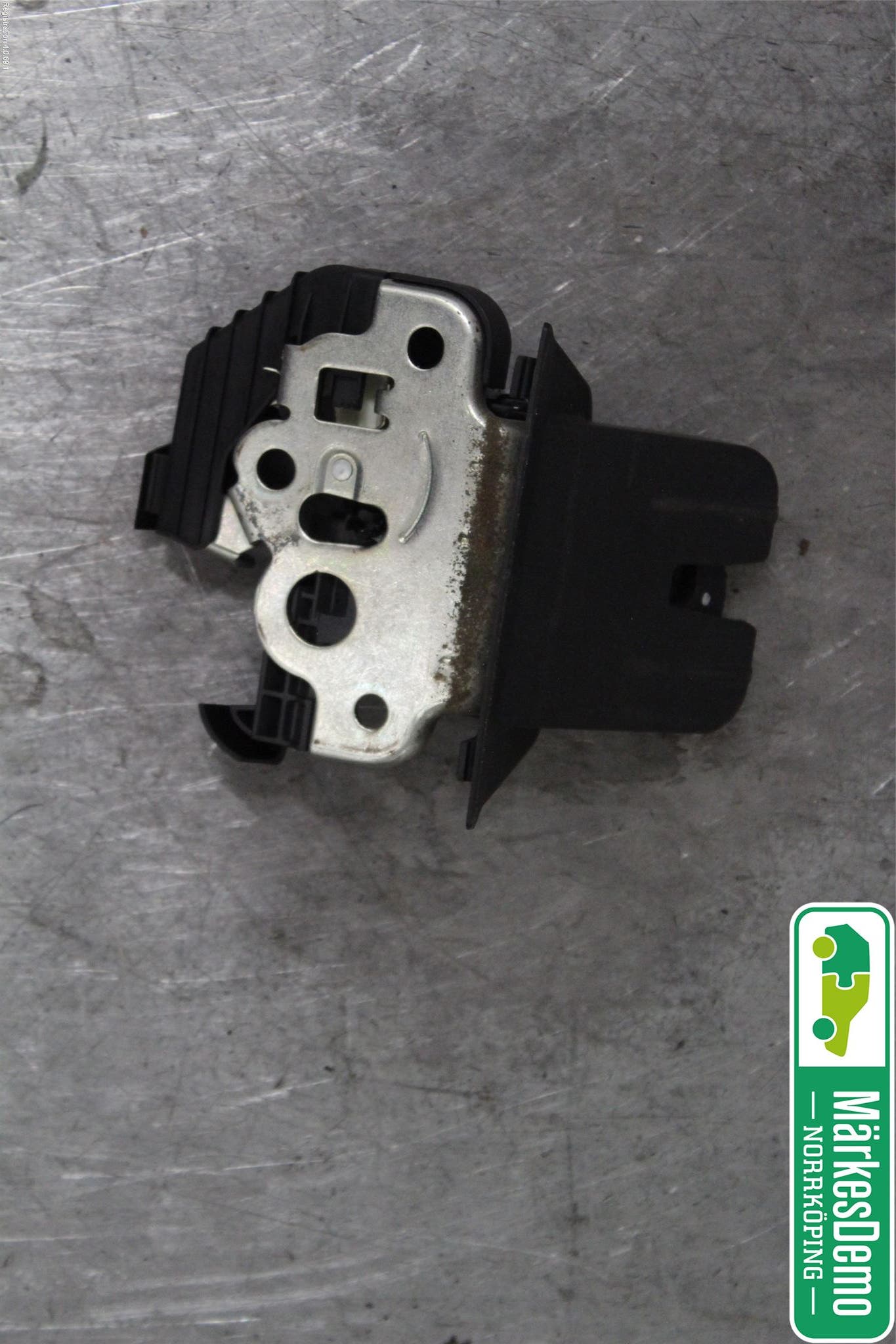 Audi A4/S4 08-11 Låskista Baklucka