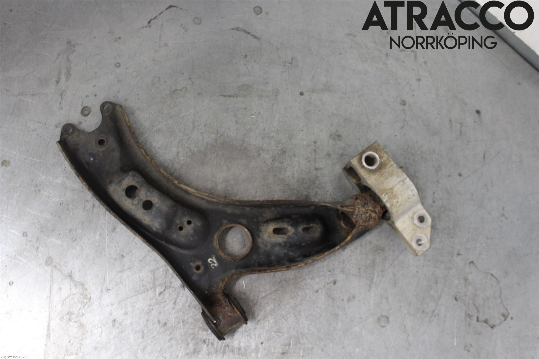 Volkswagen VW TIGUAN 07-16 Bärarm Fram Undre Vä
