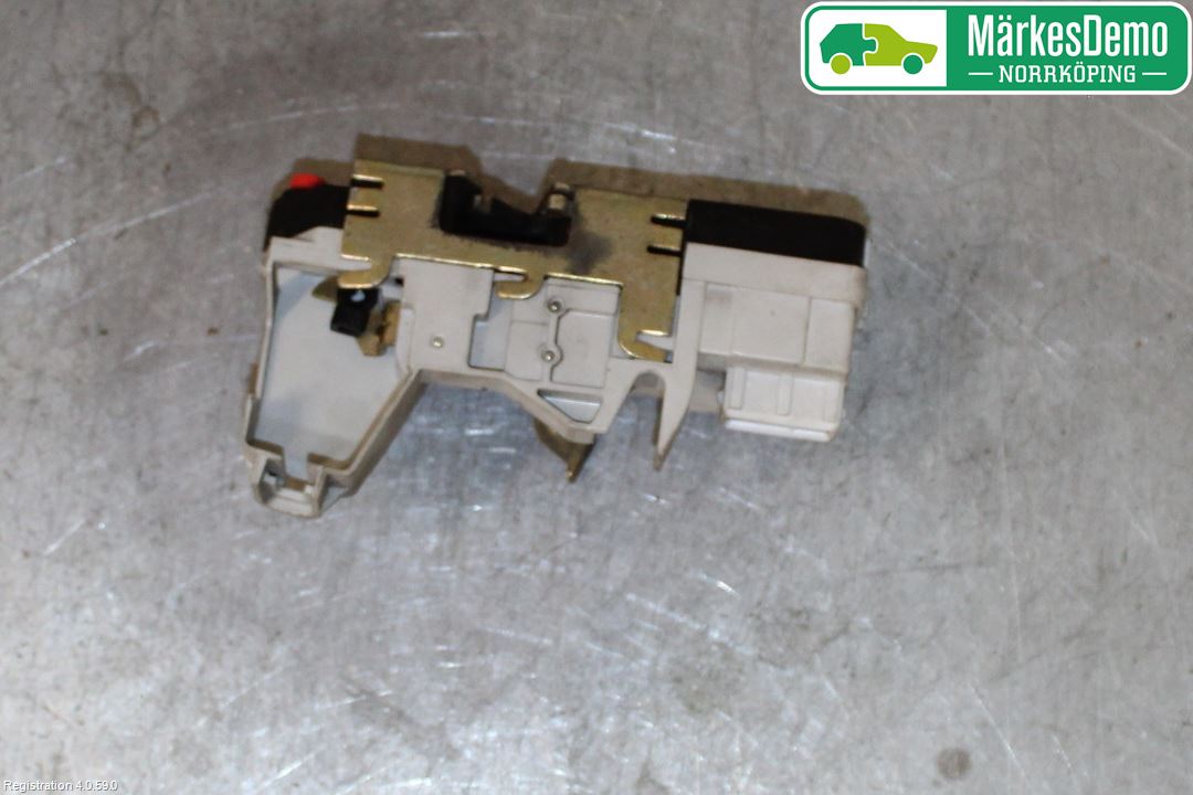 Peugeot 307     05-08 Låskista-Dörrlås